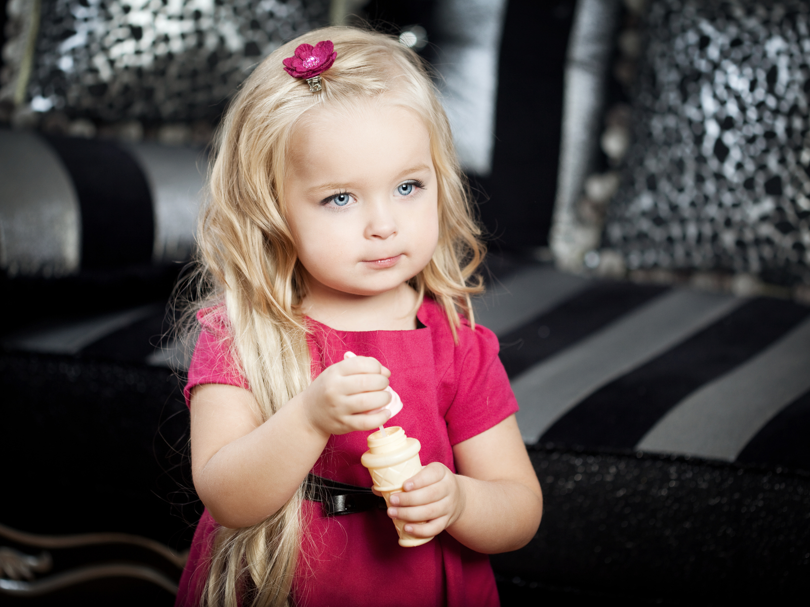 Милая девочка