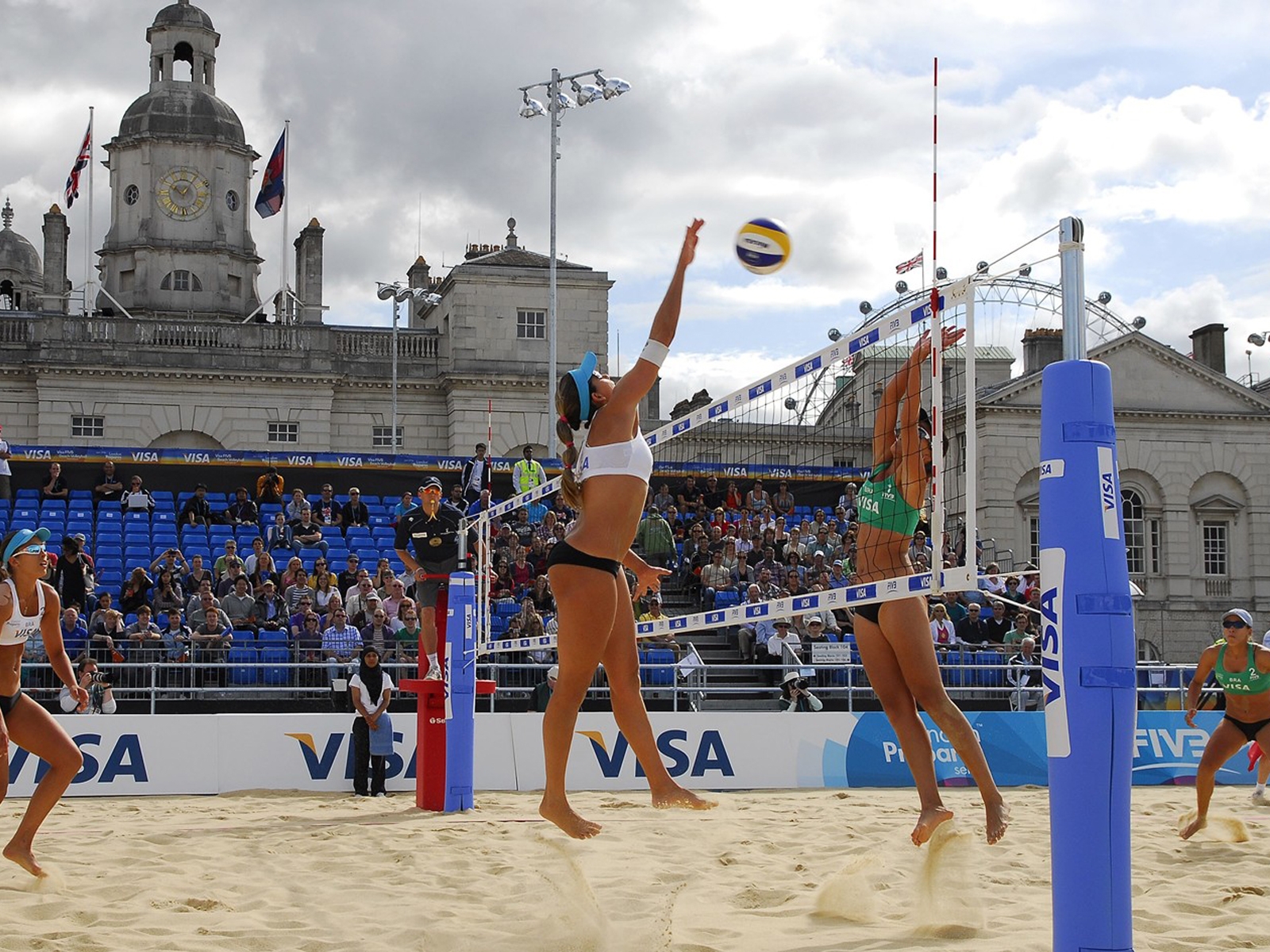 Пляжный волейбол