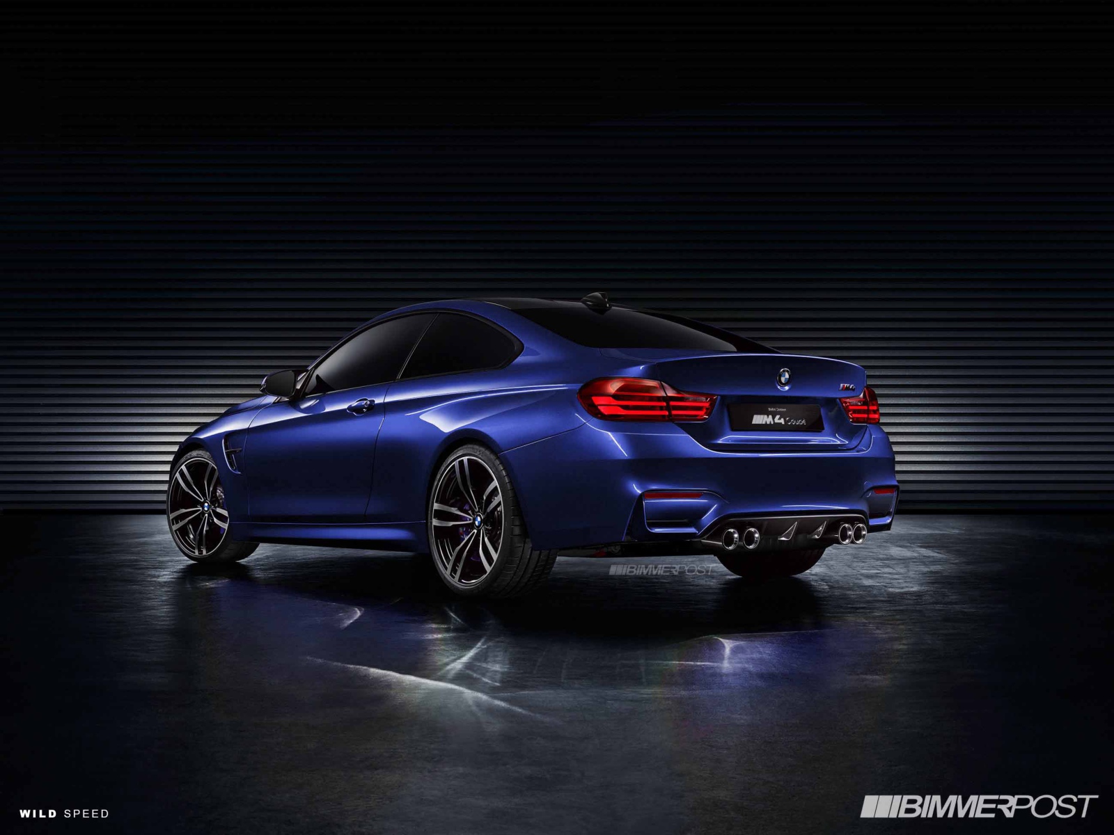 Синий BMW M4 купе