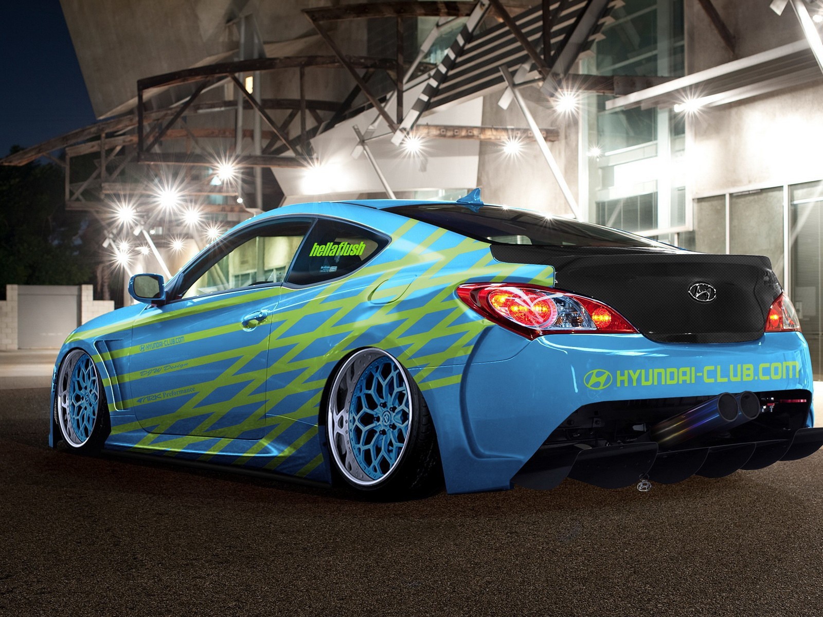 Автомобиль Hyundai с тюнингом