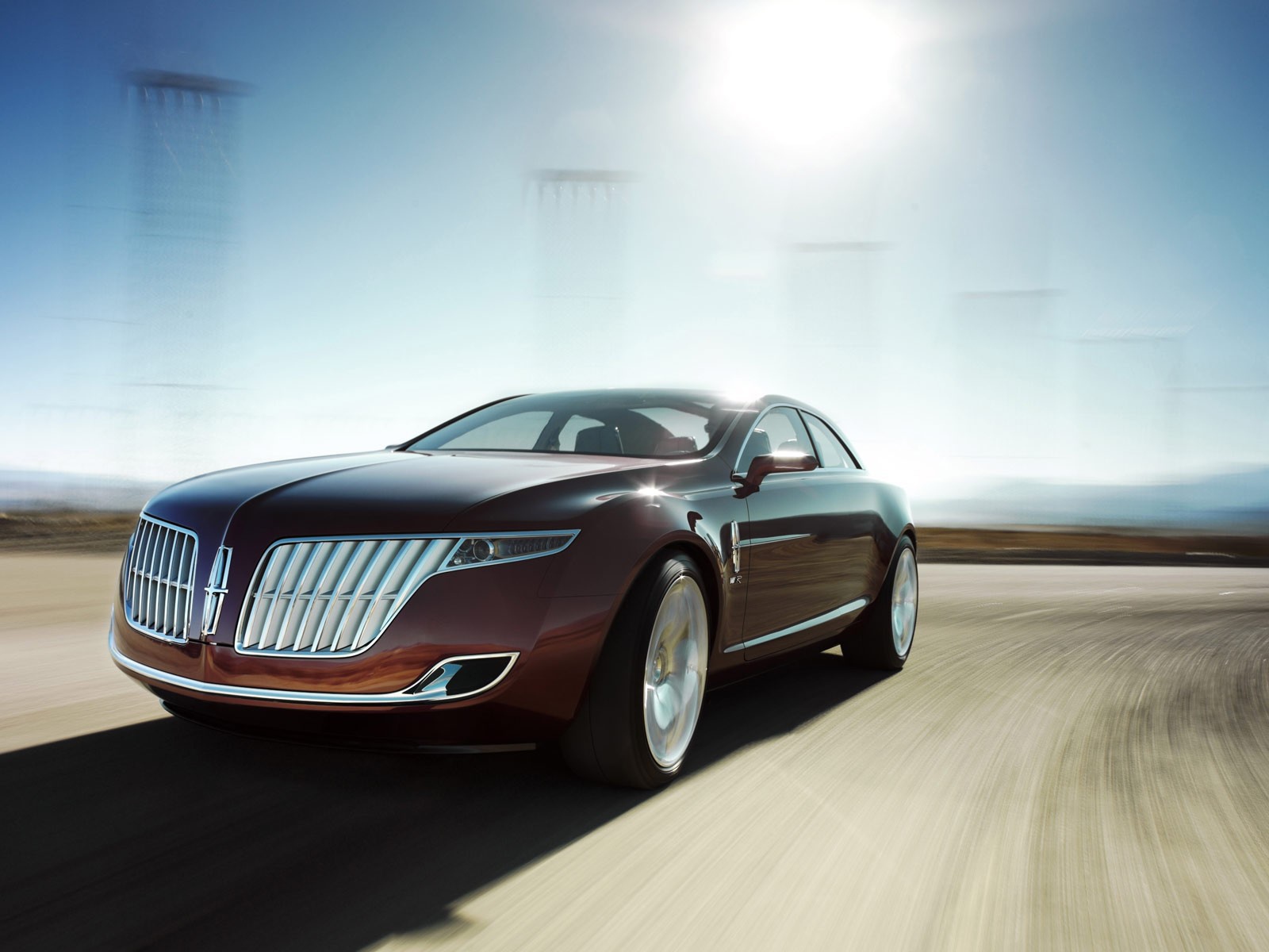 Автомобиль Линкольн в движении