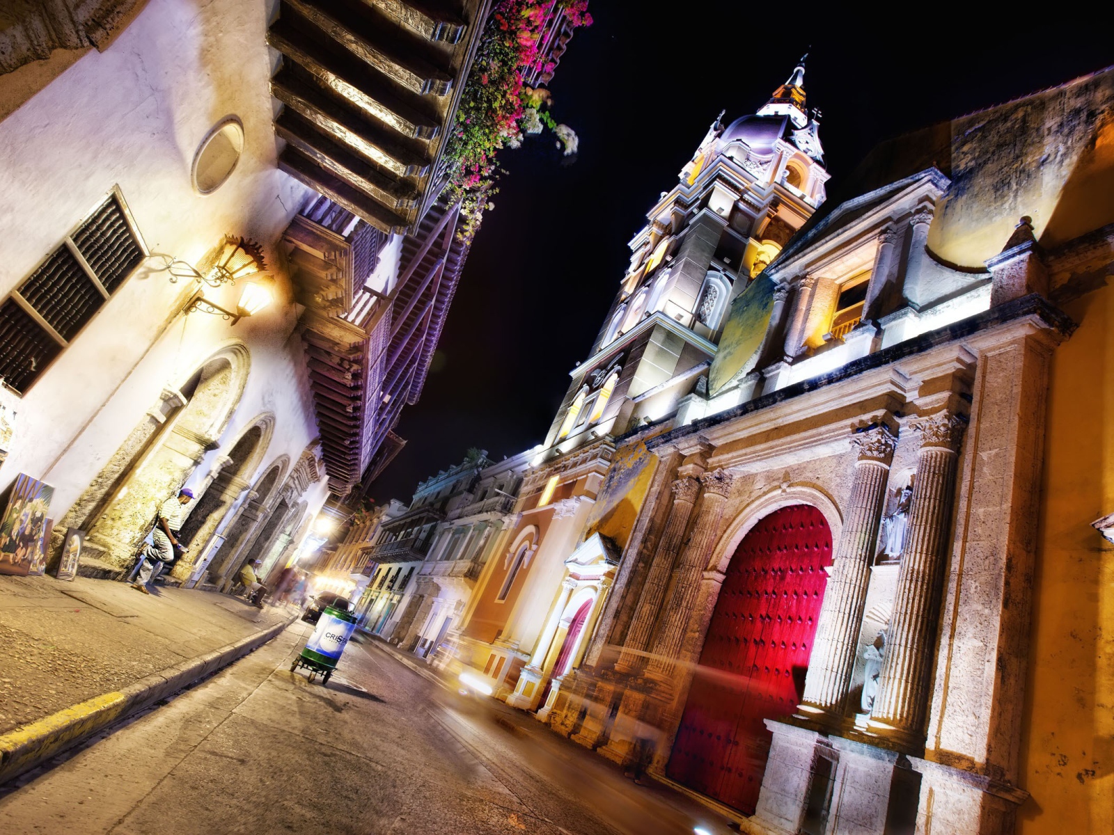 Улочка в ночном городе