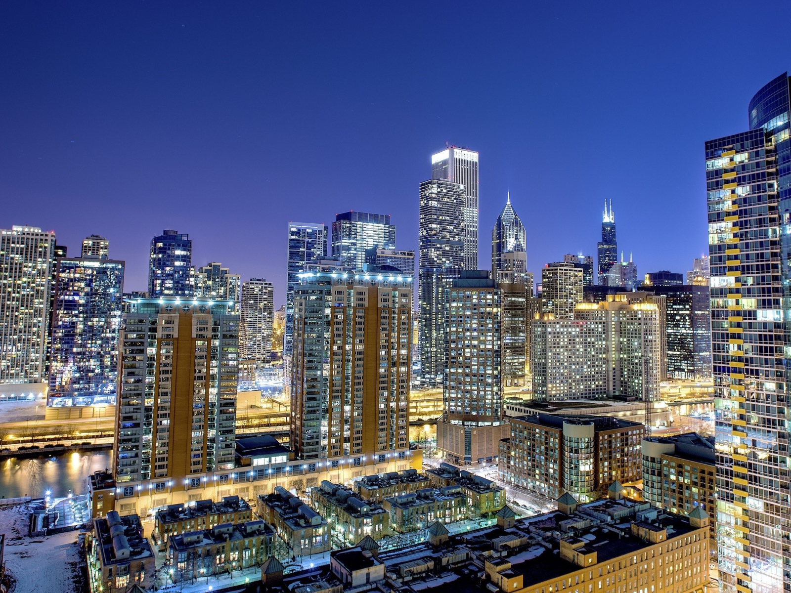 Огни вечернего мегаполиса