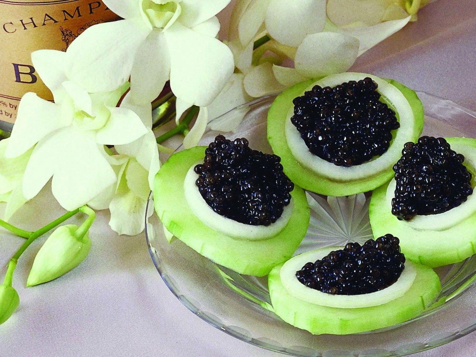 Бутерброды с черной икрой