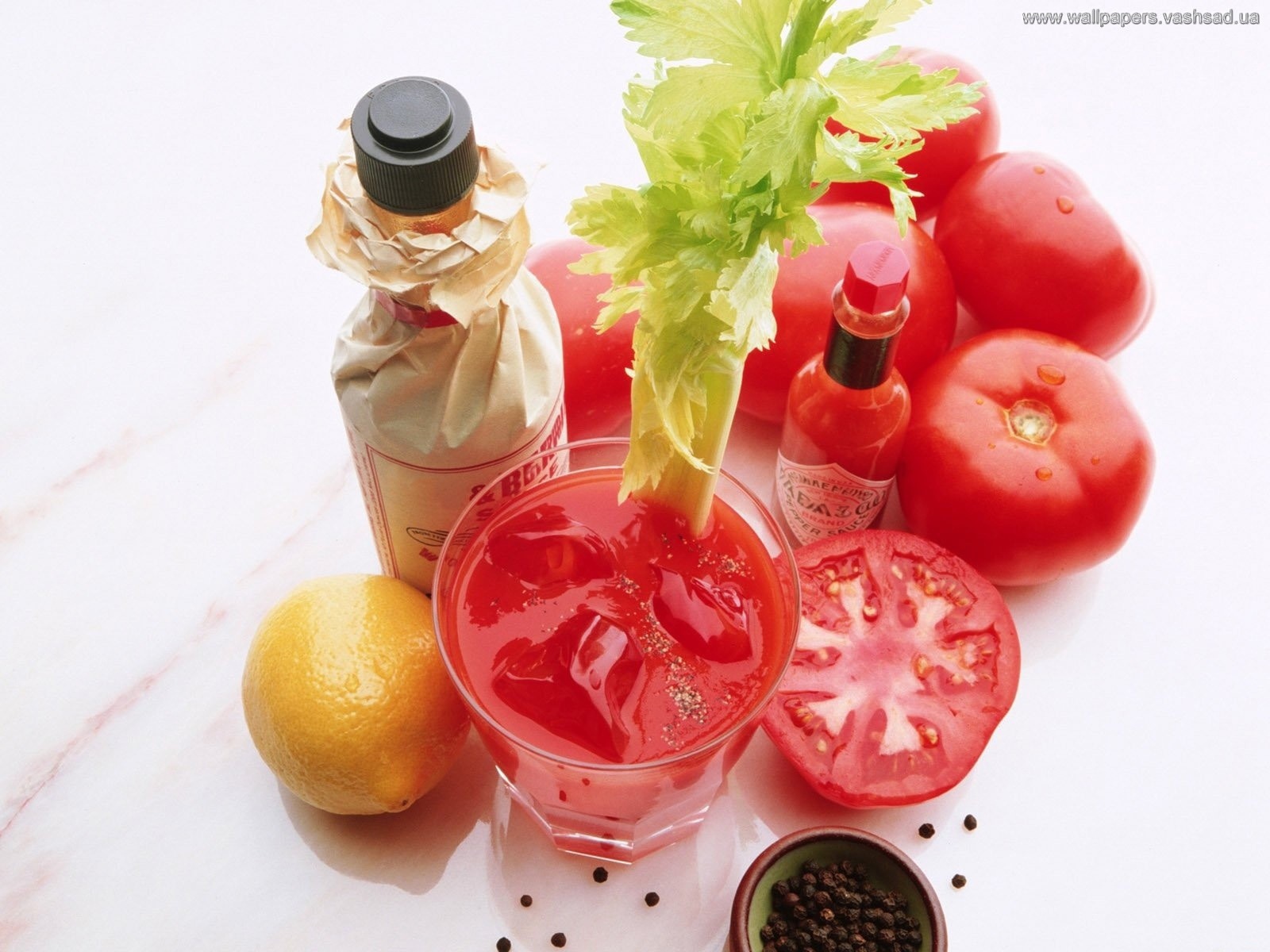 Cocktail with tomatoes