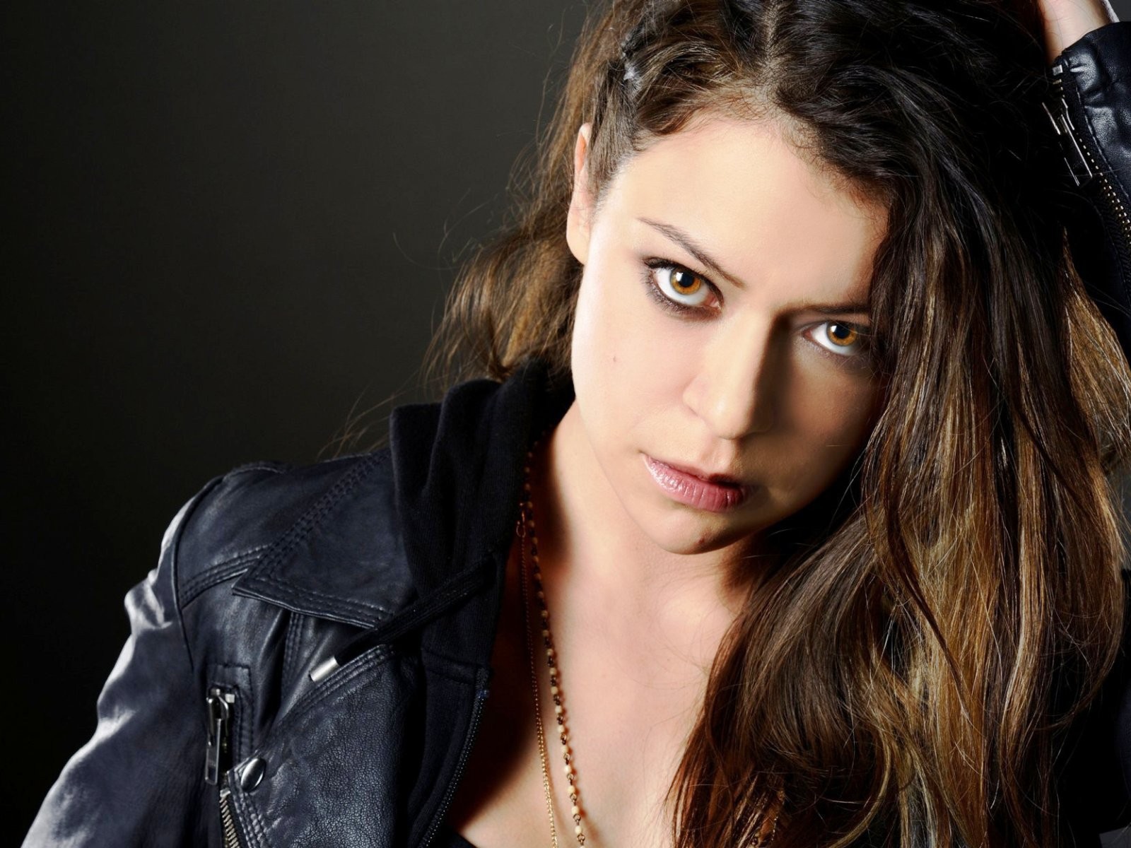 В кожаной куртке