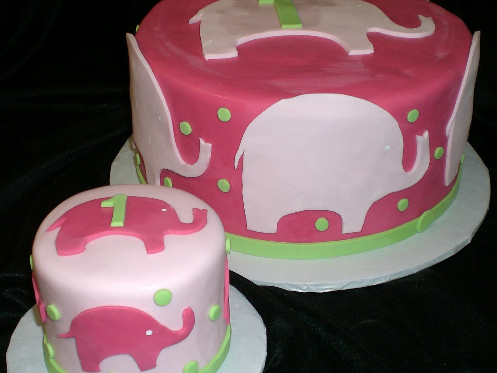 Pink elephant cake for birthday