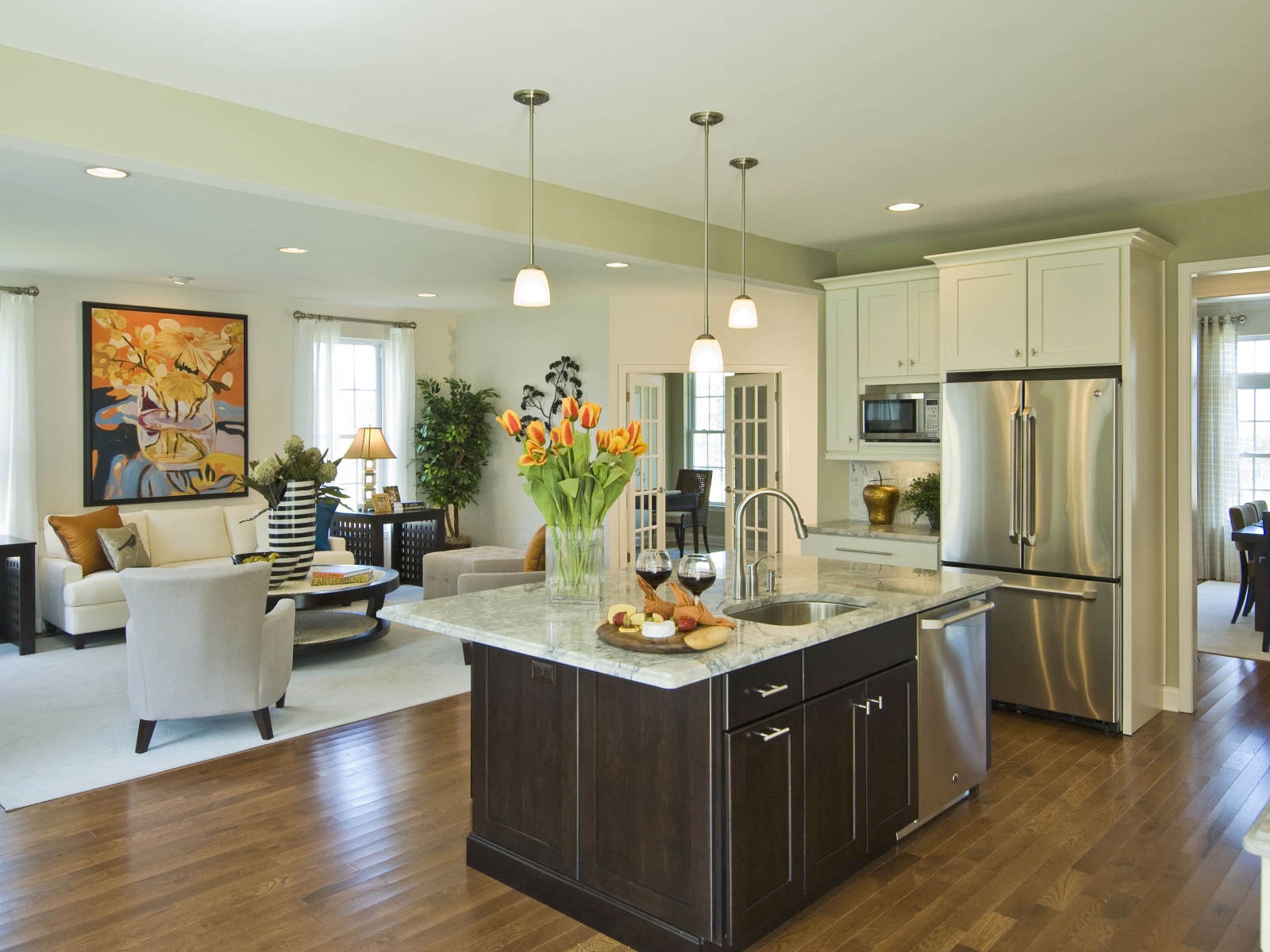 Скромный дизайн кухни