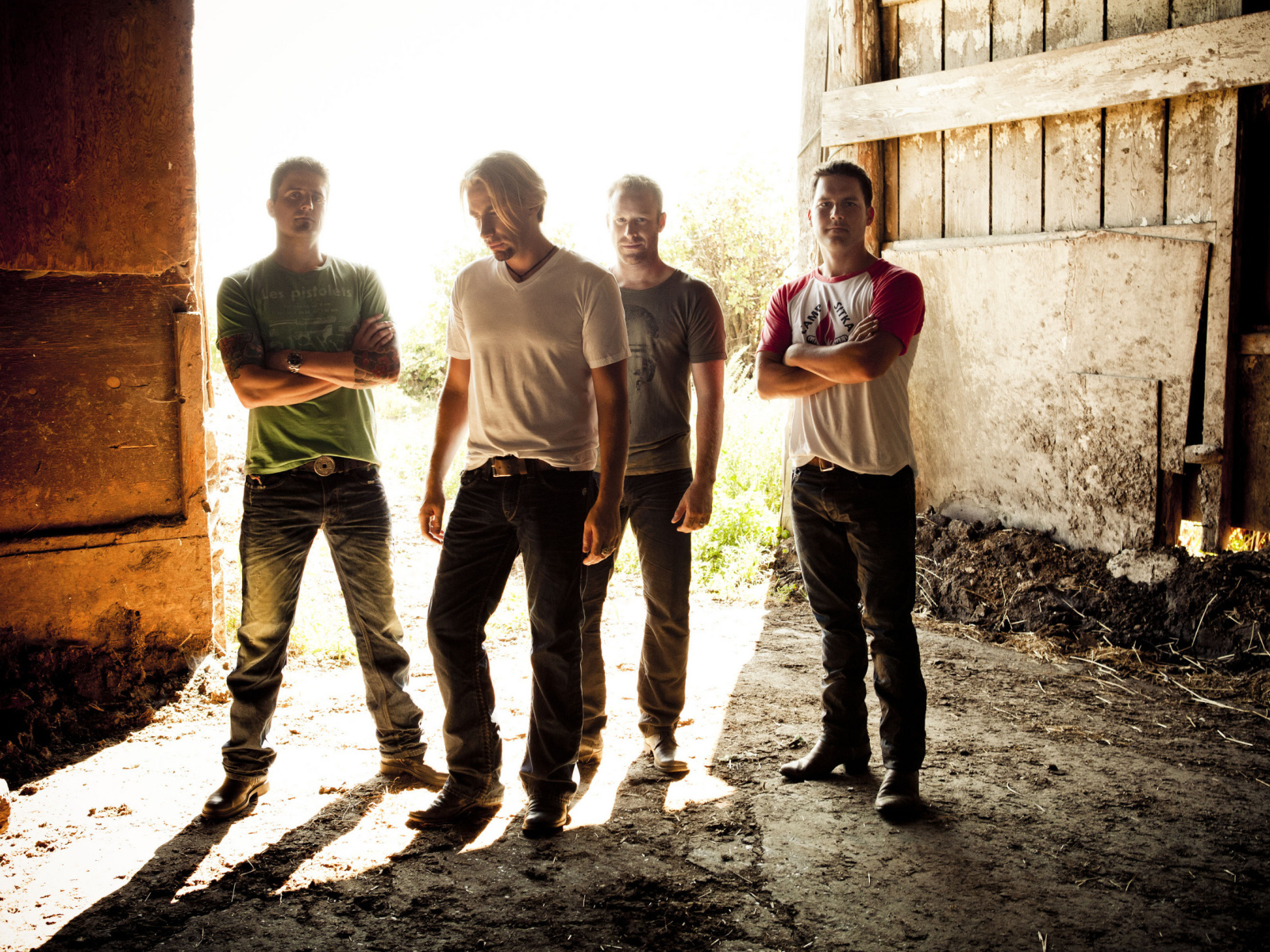 Никэлбек в сарае