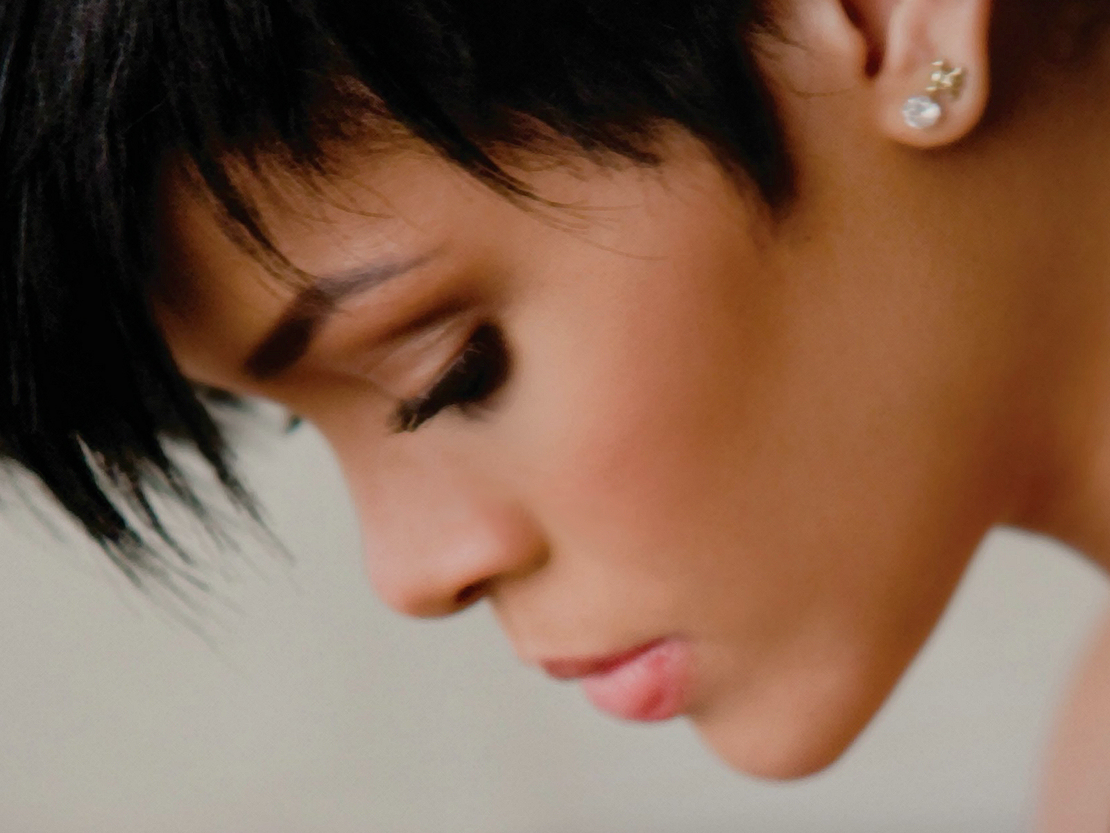 Rihanna короткие волосы