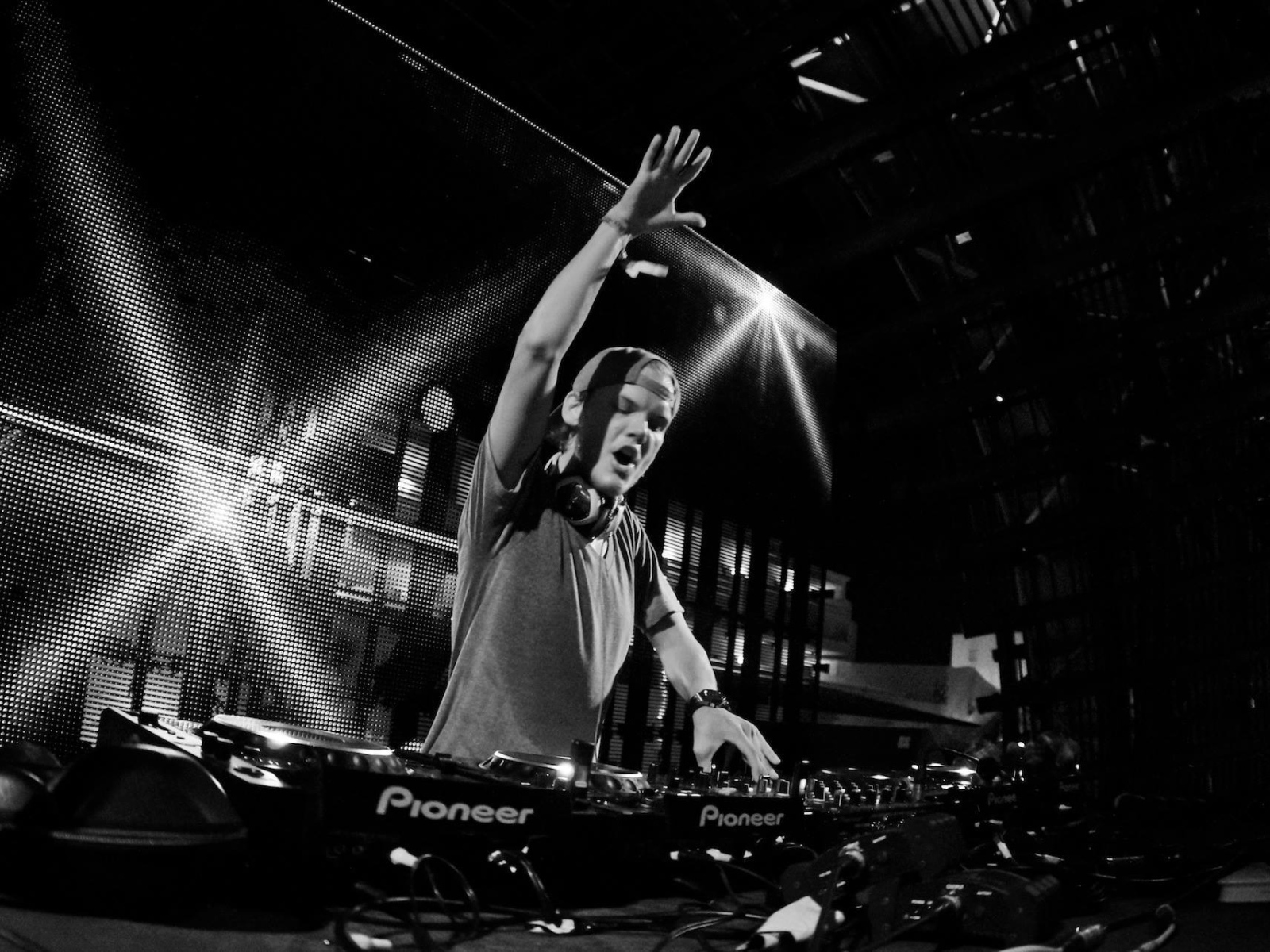 Avicii у пульта