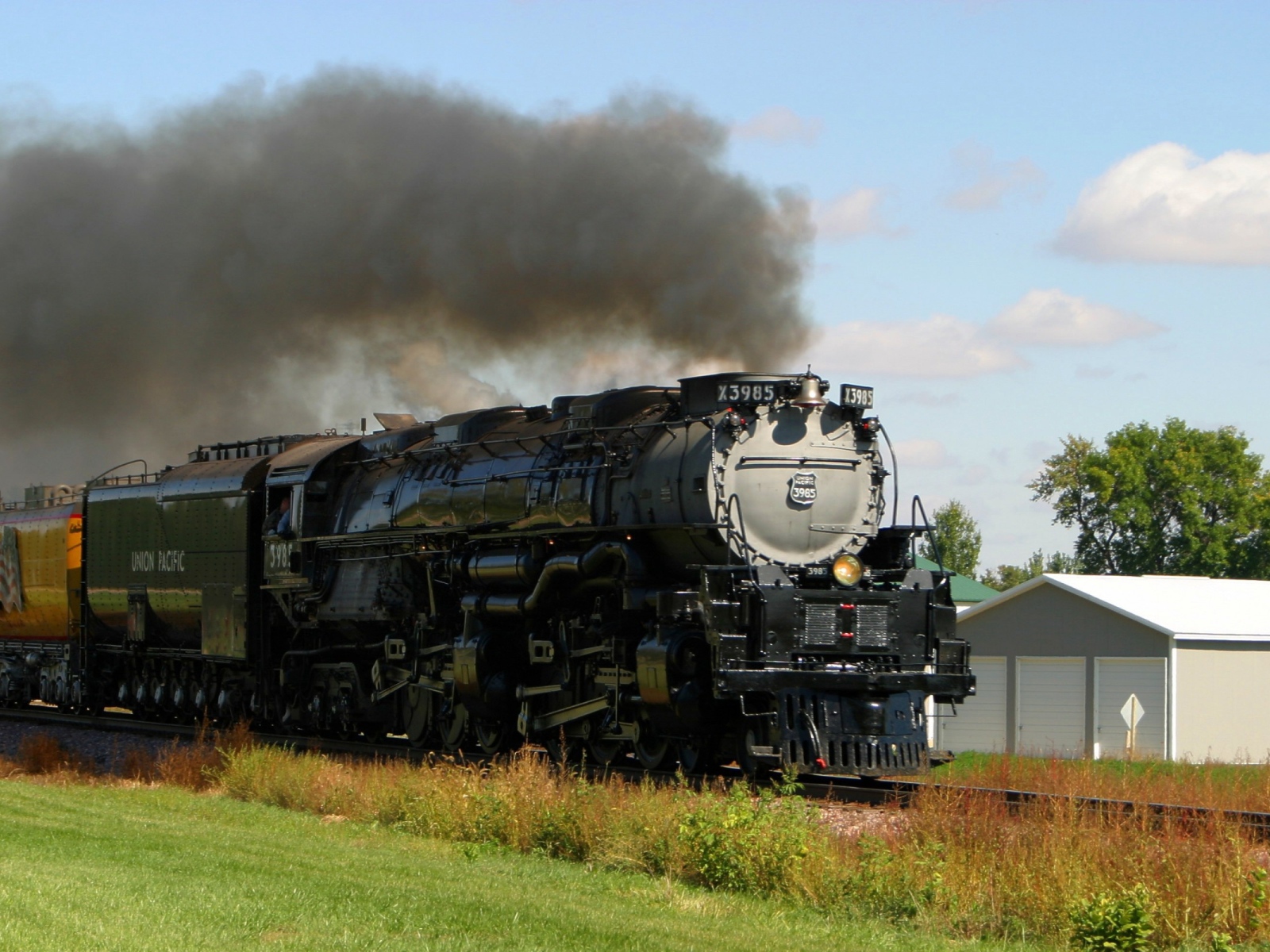 Огромный поезд