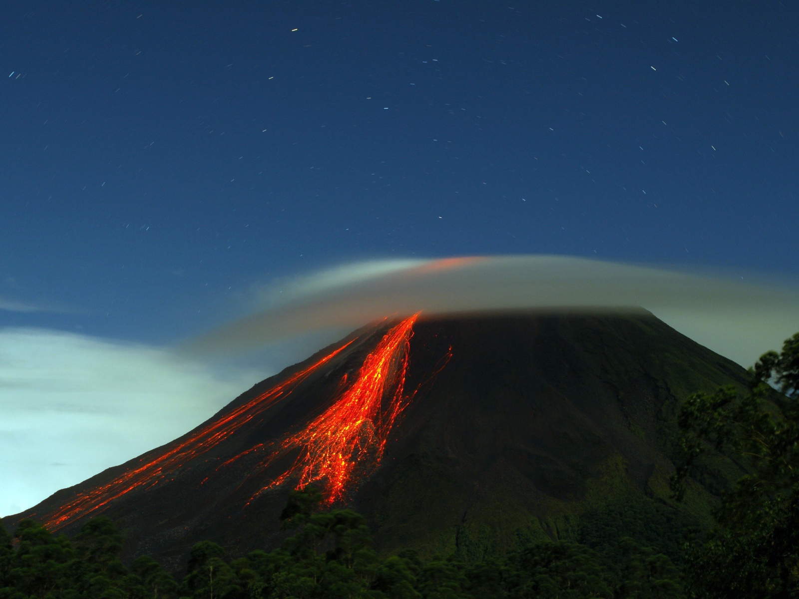 Извержение старого вулкана