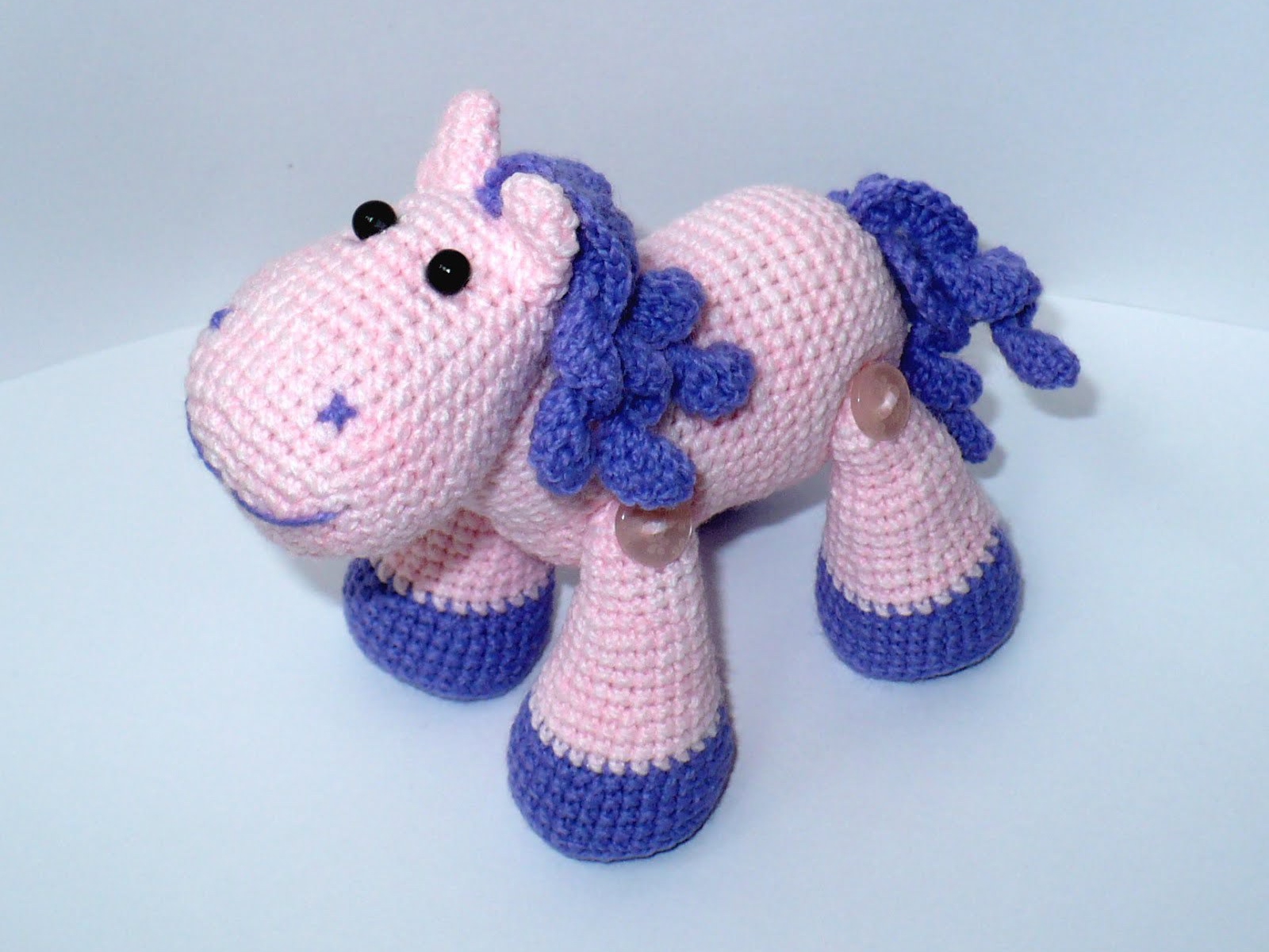 Вязаная лошадь