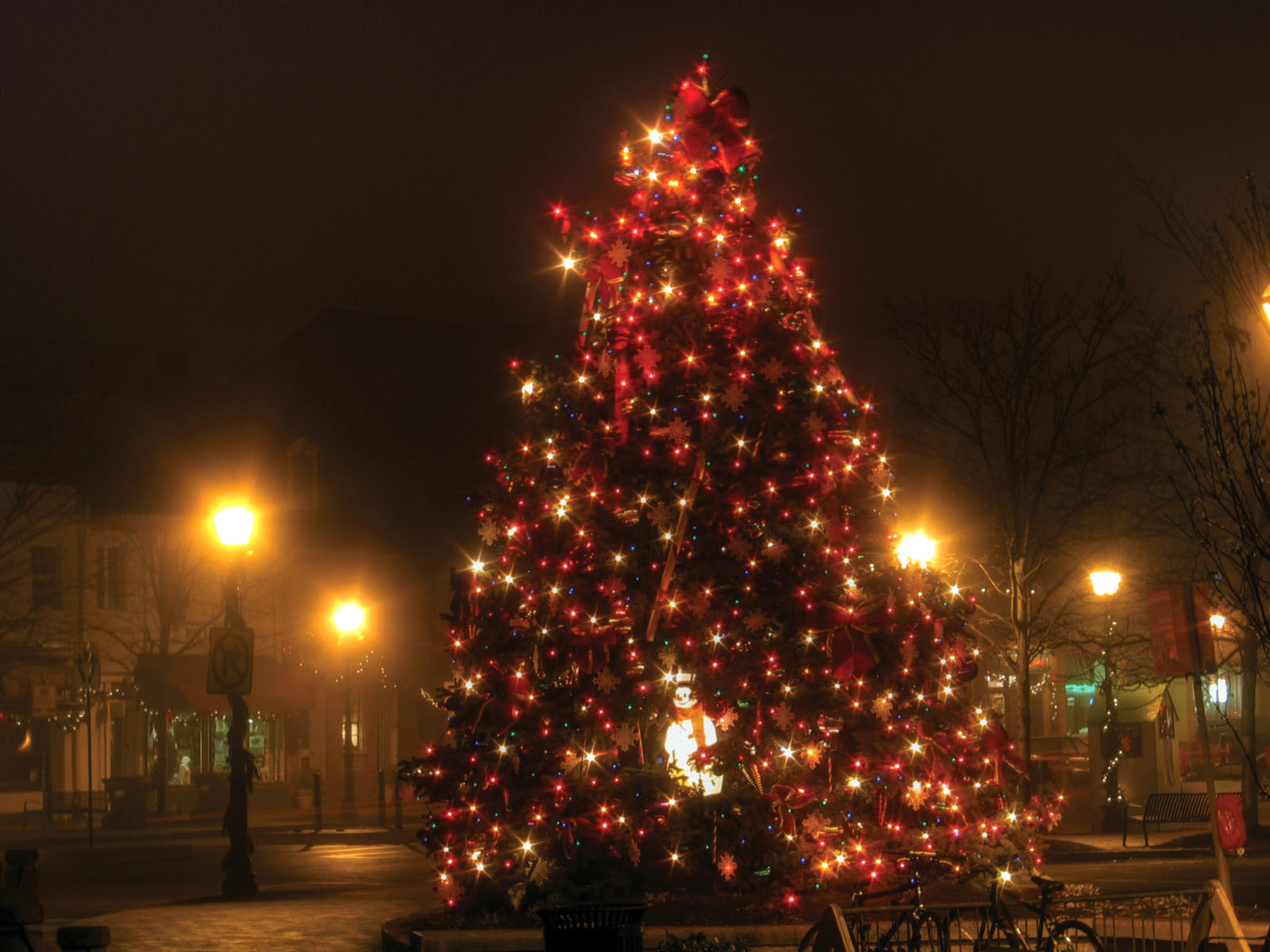 Новогодняя елка в провинциальном городе
