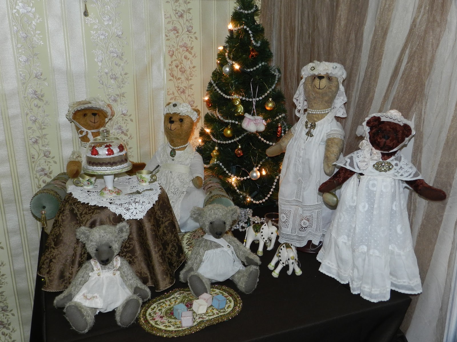 Bатные елочные игрушки