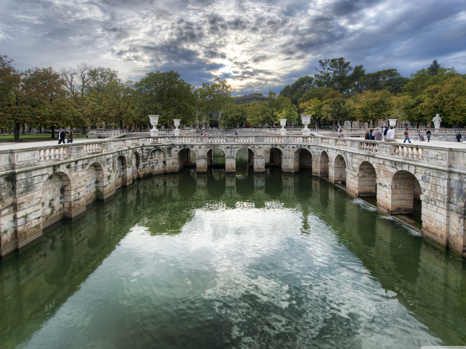 Римские термы в Ниме