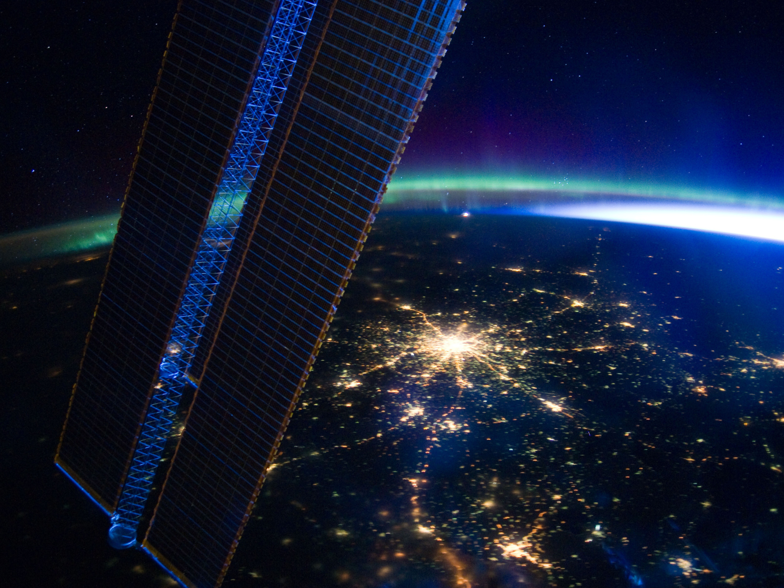 Москва картина из космоса