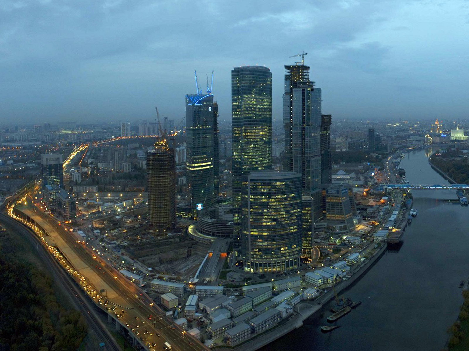 Московские небоскребов в стадии строительства