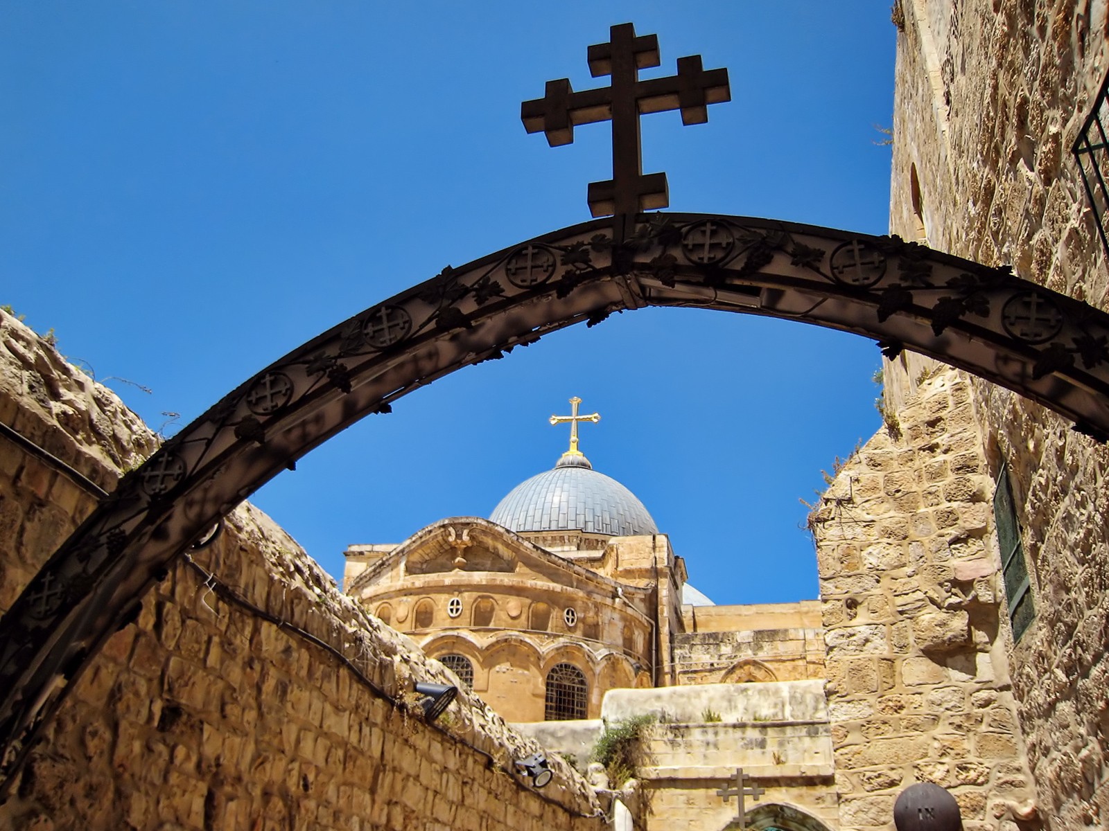 Старинный религиозный храм