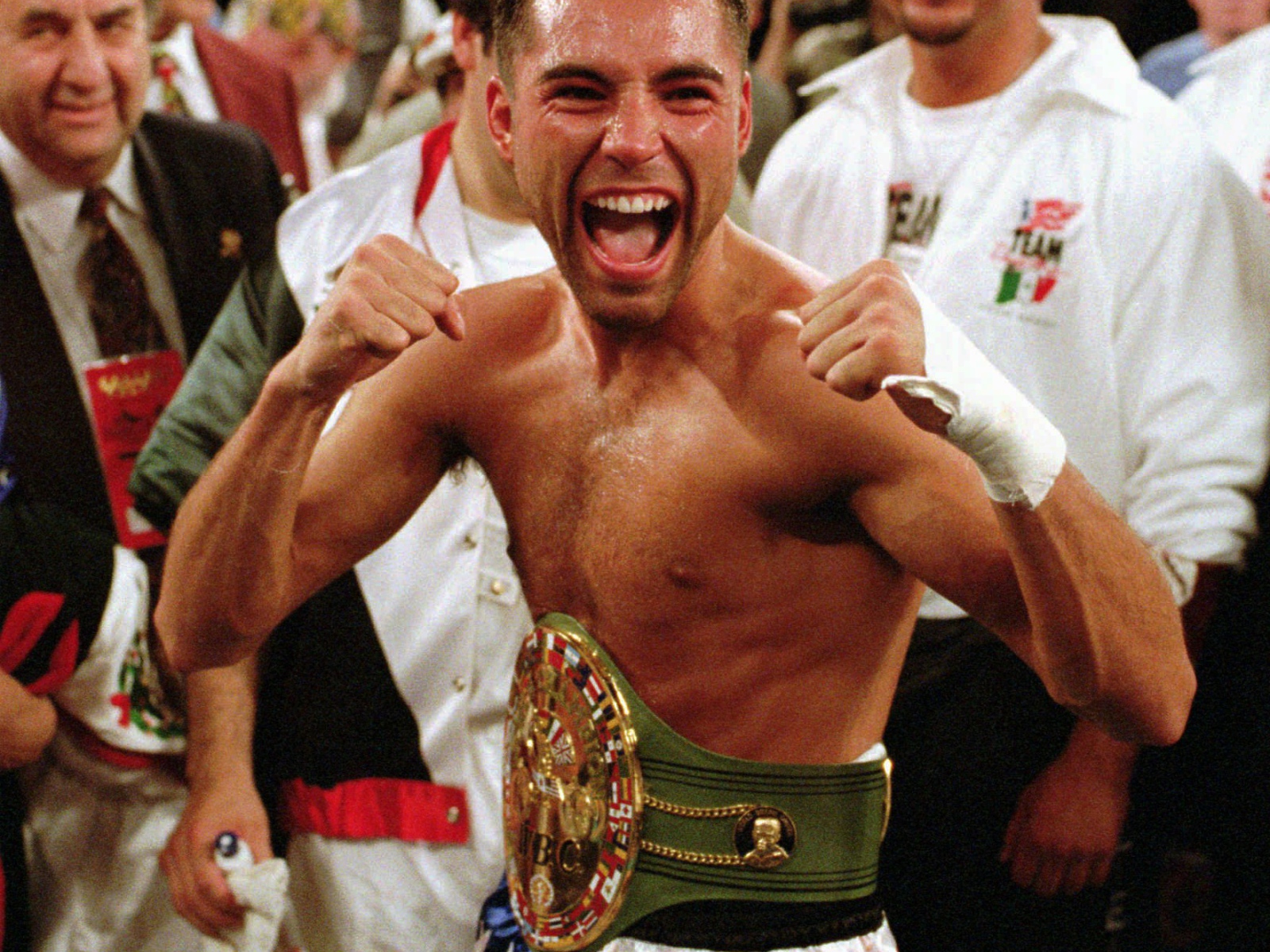 Boxer Oscar Dela Hoya and his belt