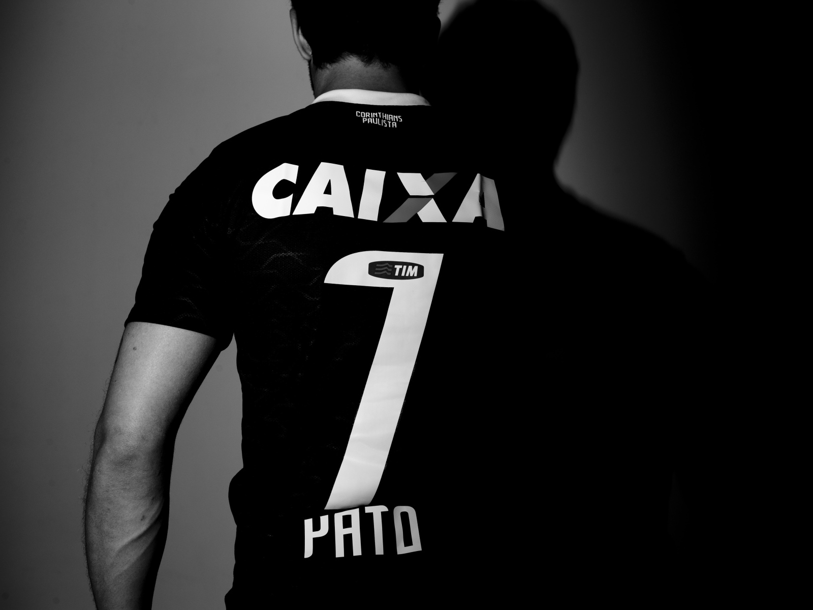Коринфянам Алешандре Пато в черном