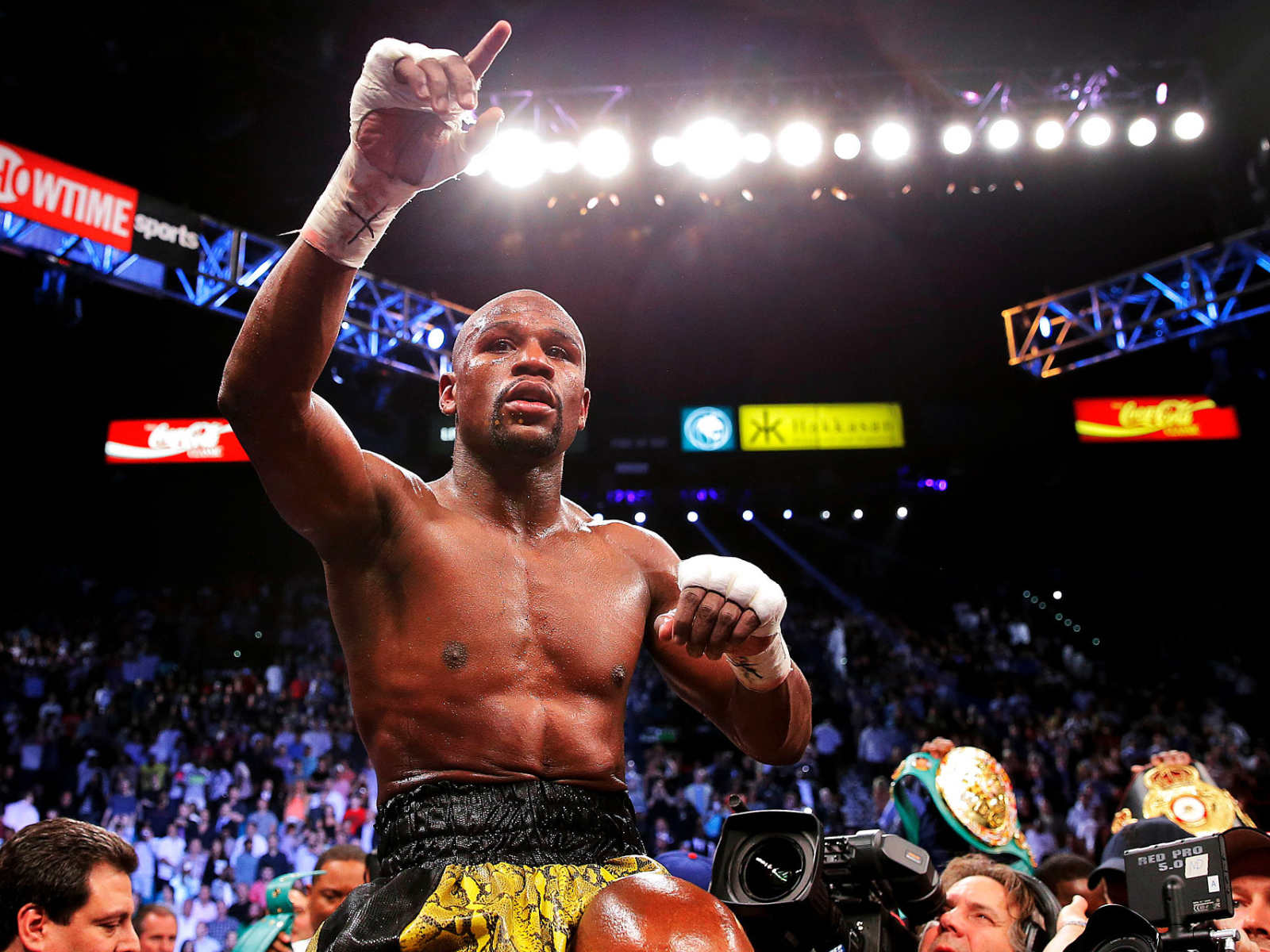 Победитель Флойд Мэйуэзер-младший