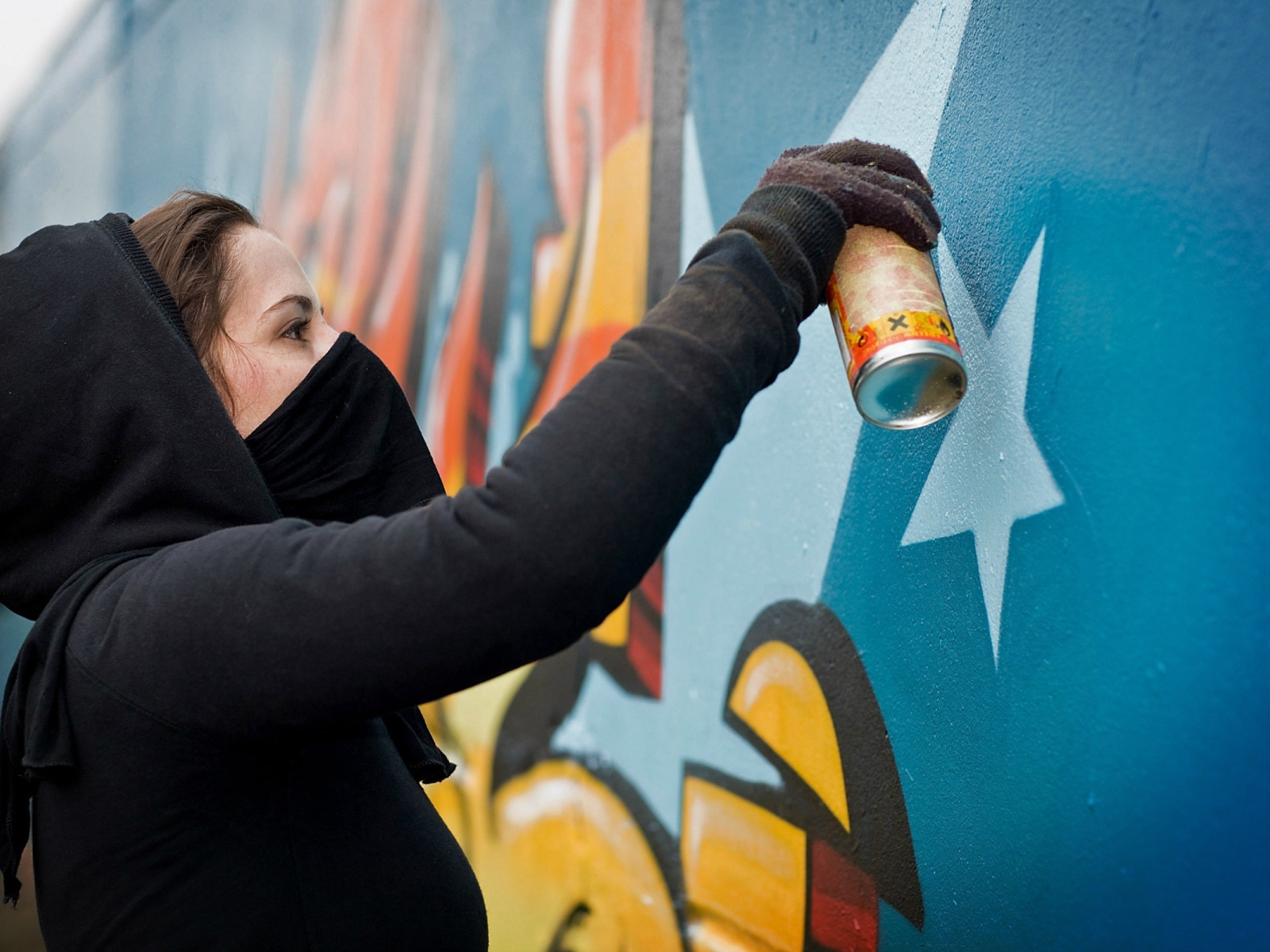 Уличная художница