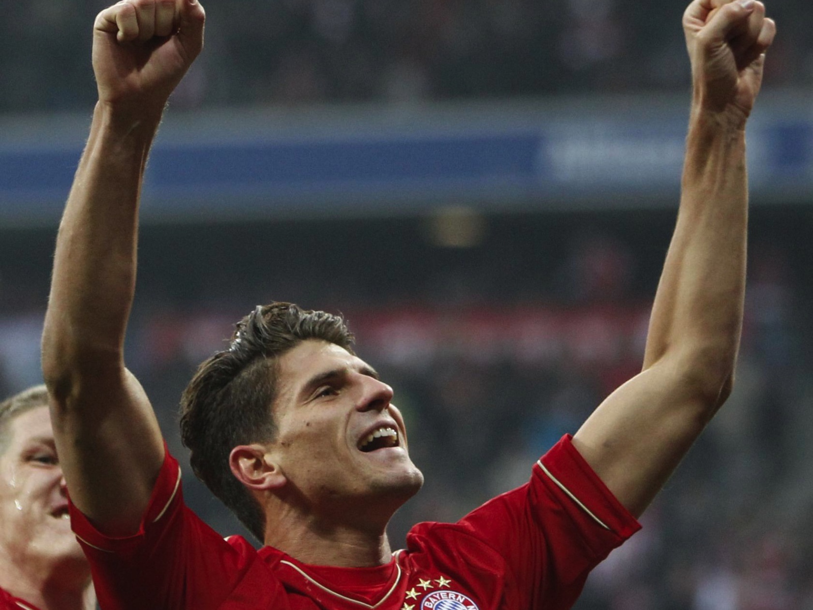 Футболист Фиорентины Марио Гомес забил гол