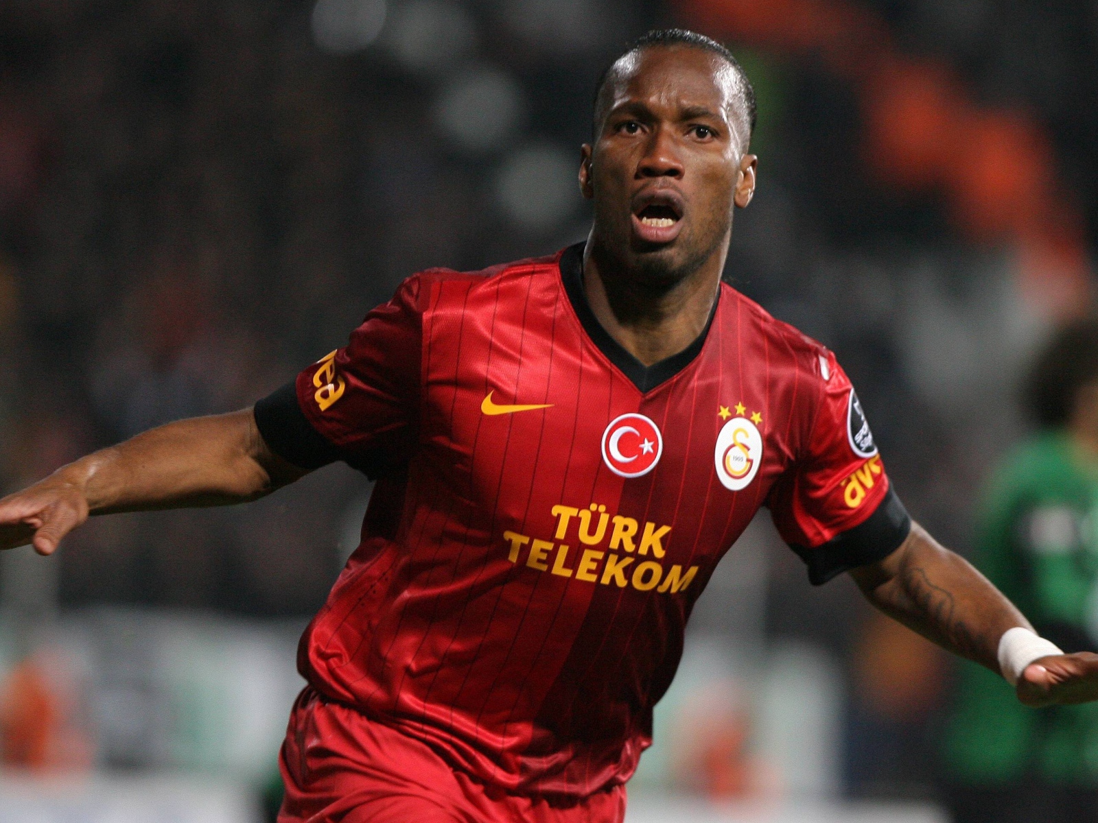 Футболист Галатасарая Дидье Дрогба после игры