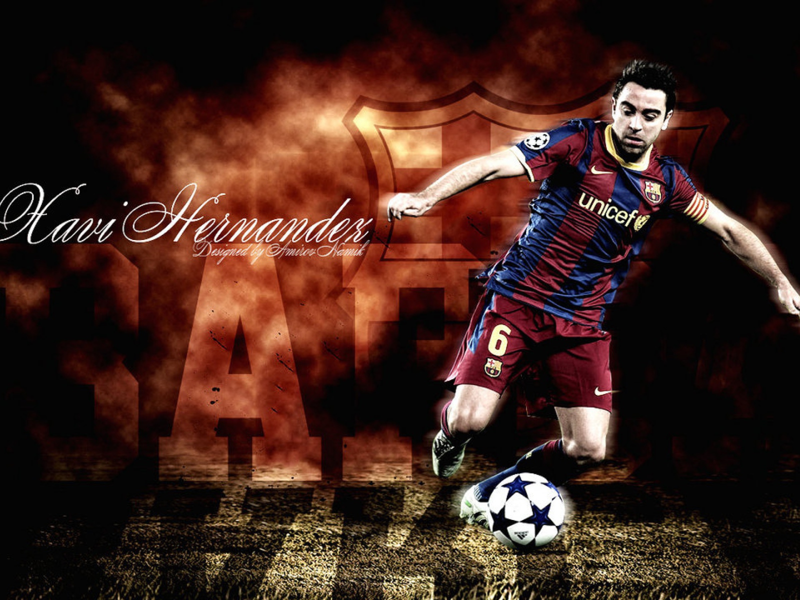 Игрок Барселоны Хави Эрнандес бьет мяч