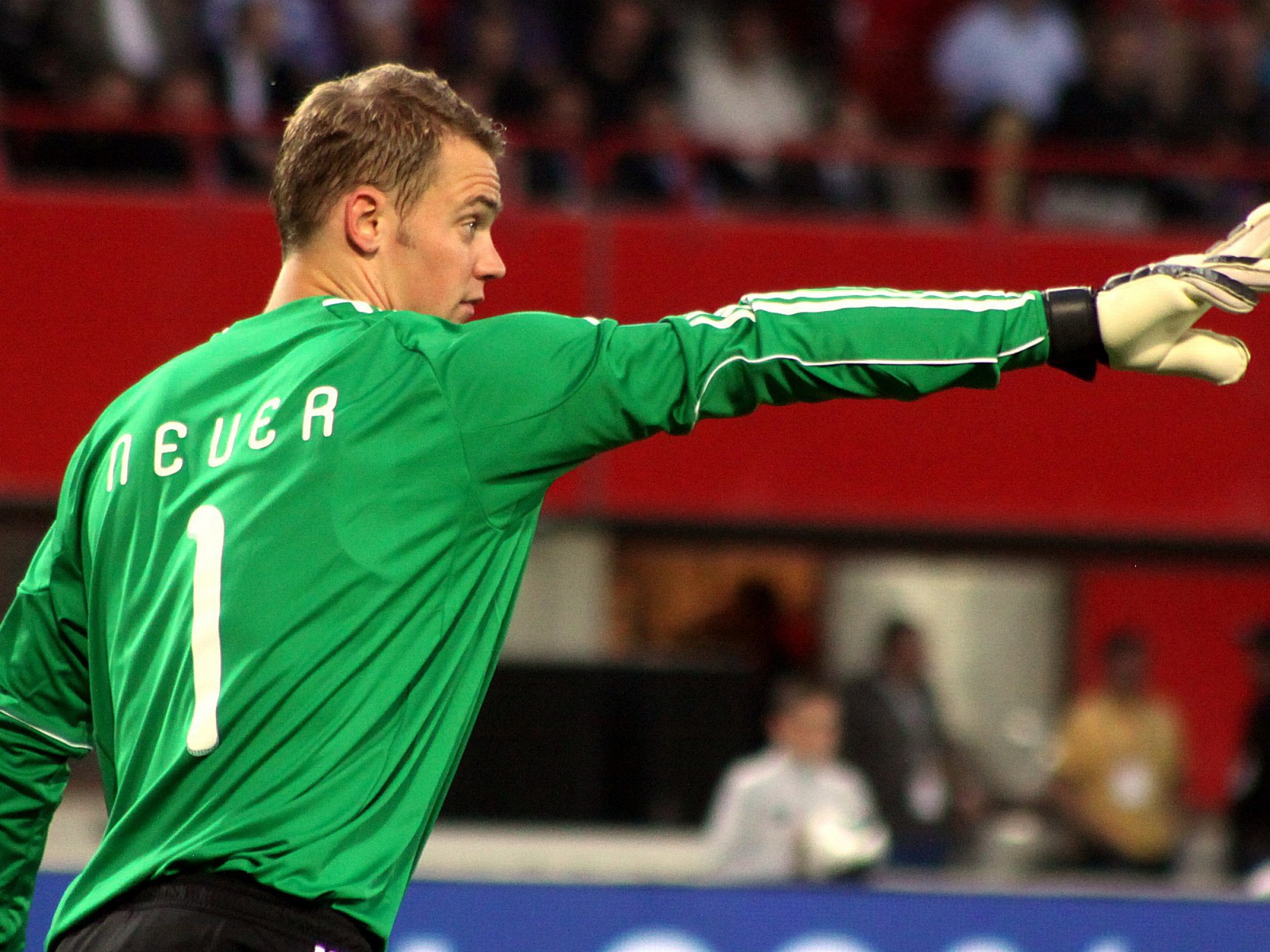 Игрок Баварии Мануэль Нойер