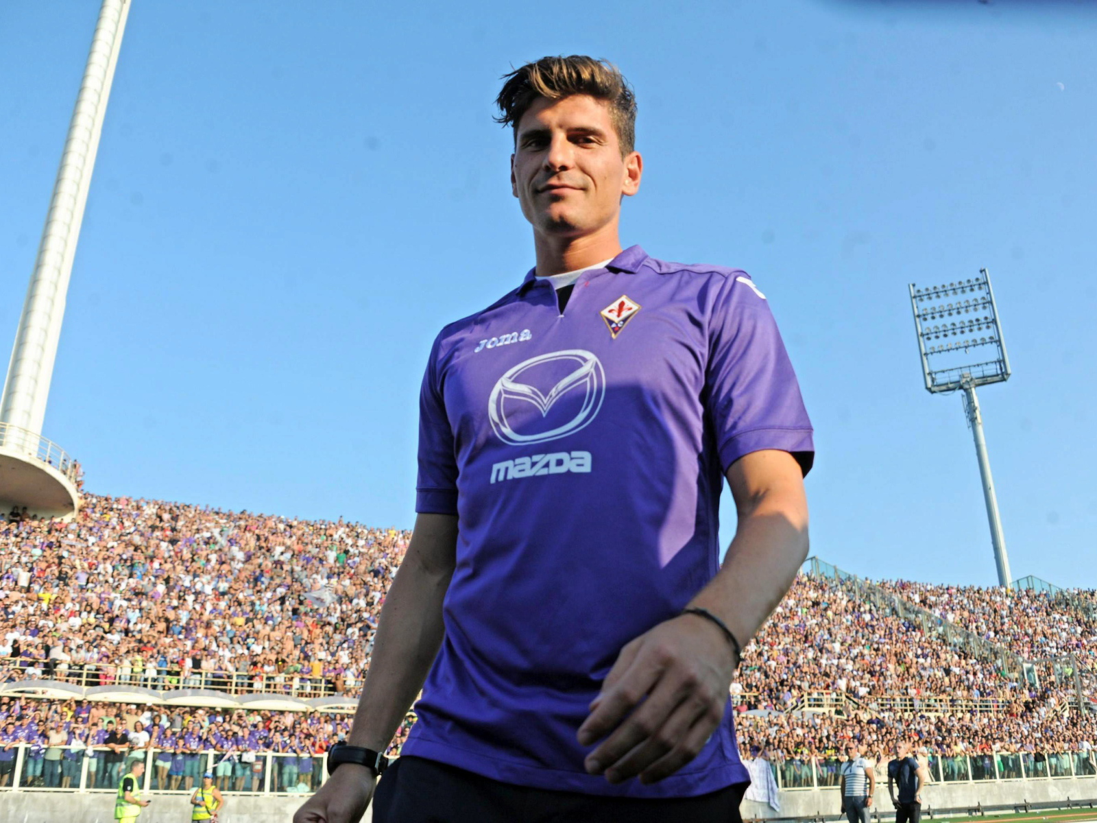 Игрок из Фиорентина Марио Гомес