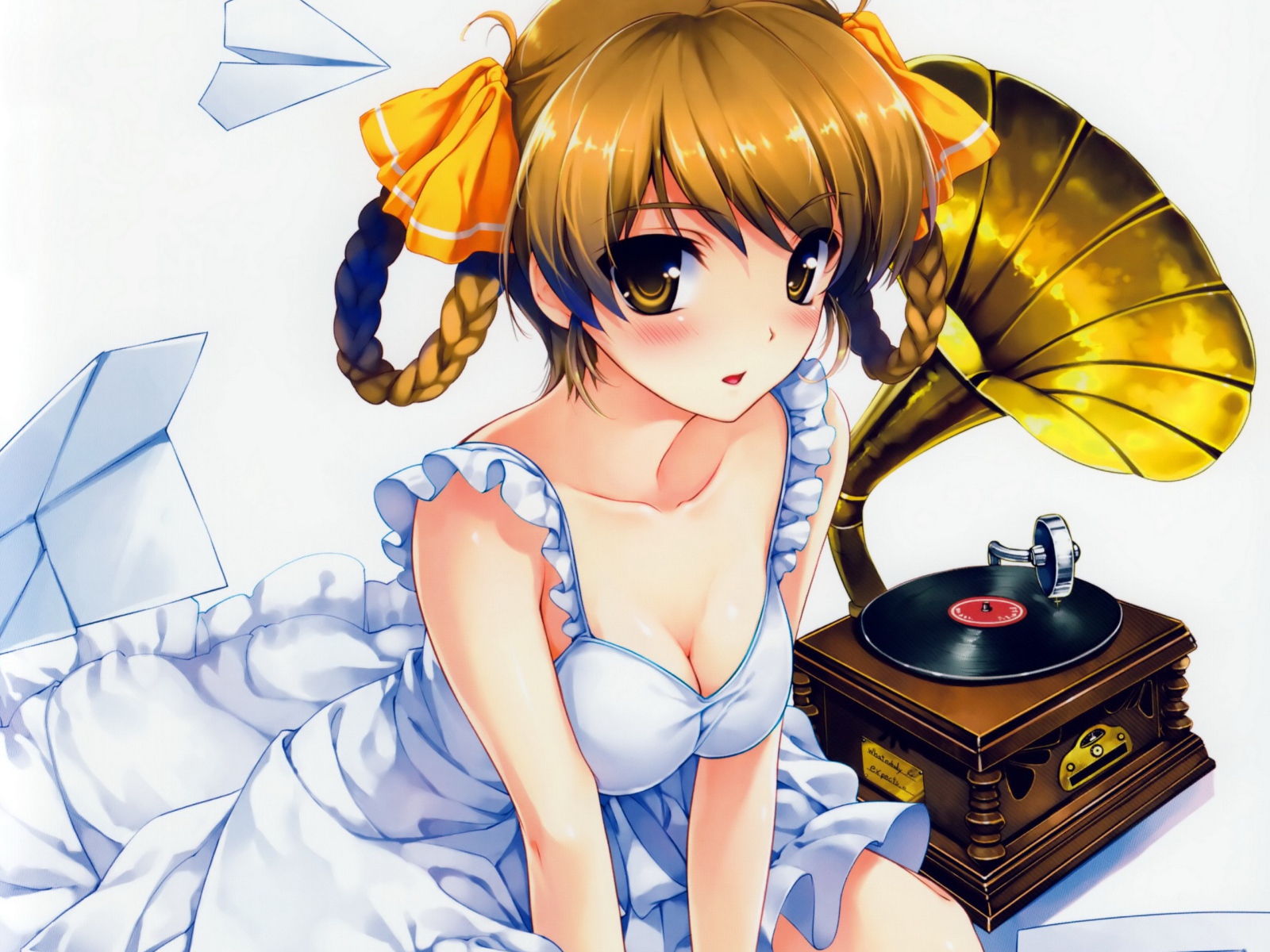 Девушка с патефоном