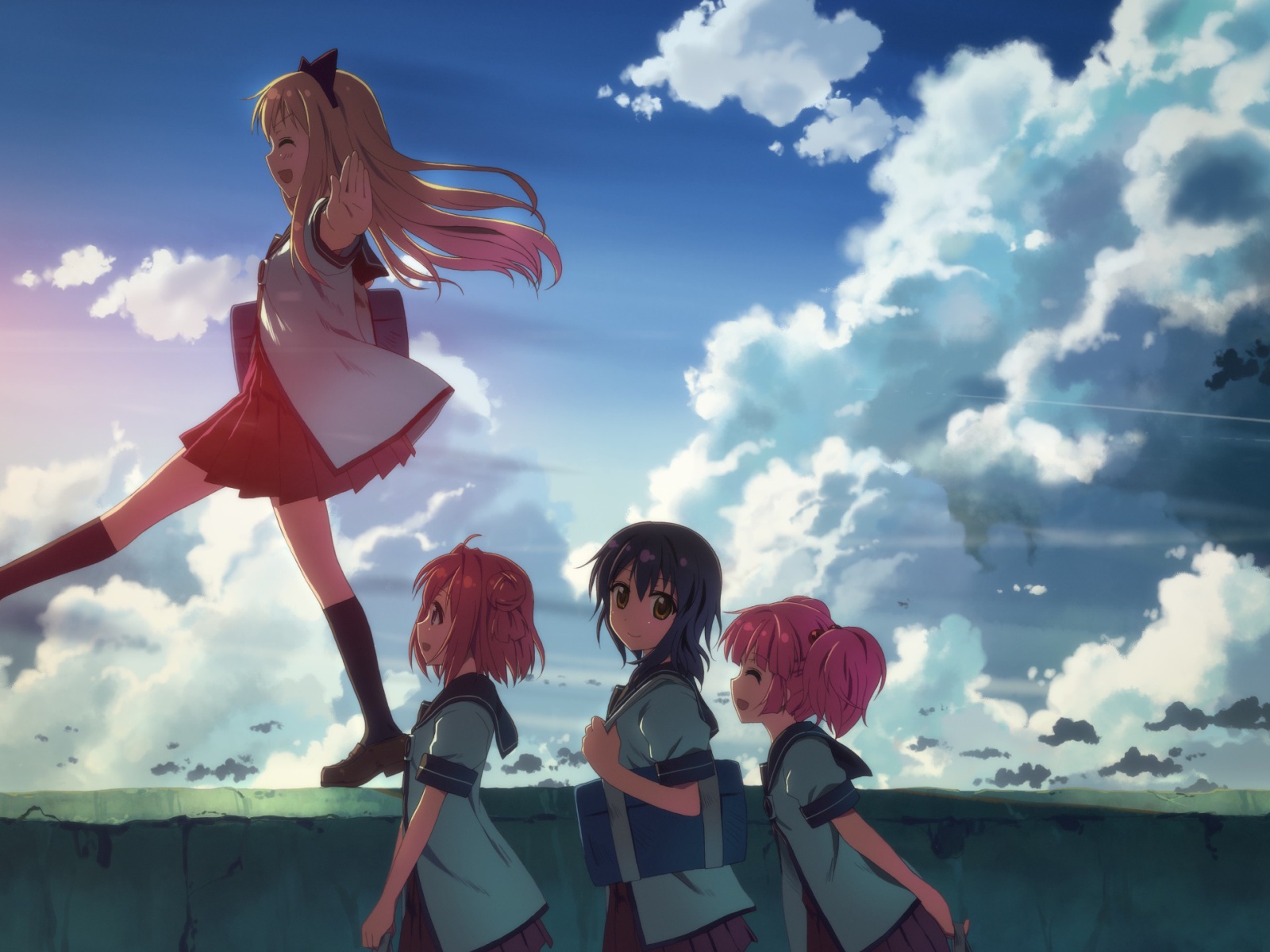 Девочка шагает по стене