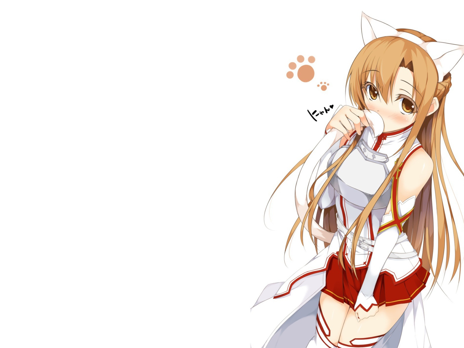 Девушка вытирает нос хвостом