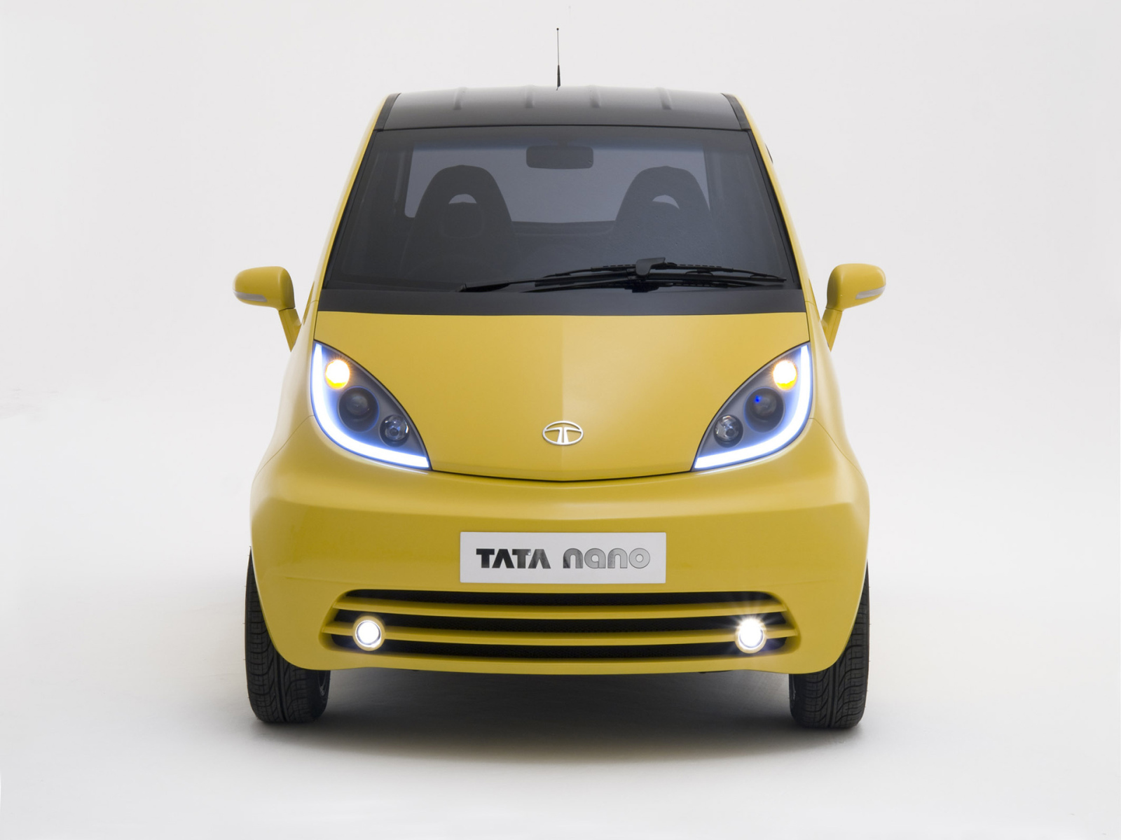 Новая машина Tata Nano 2014