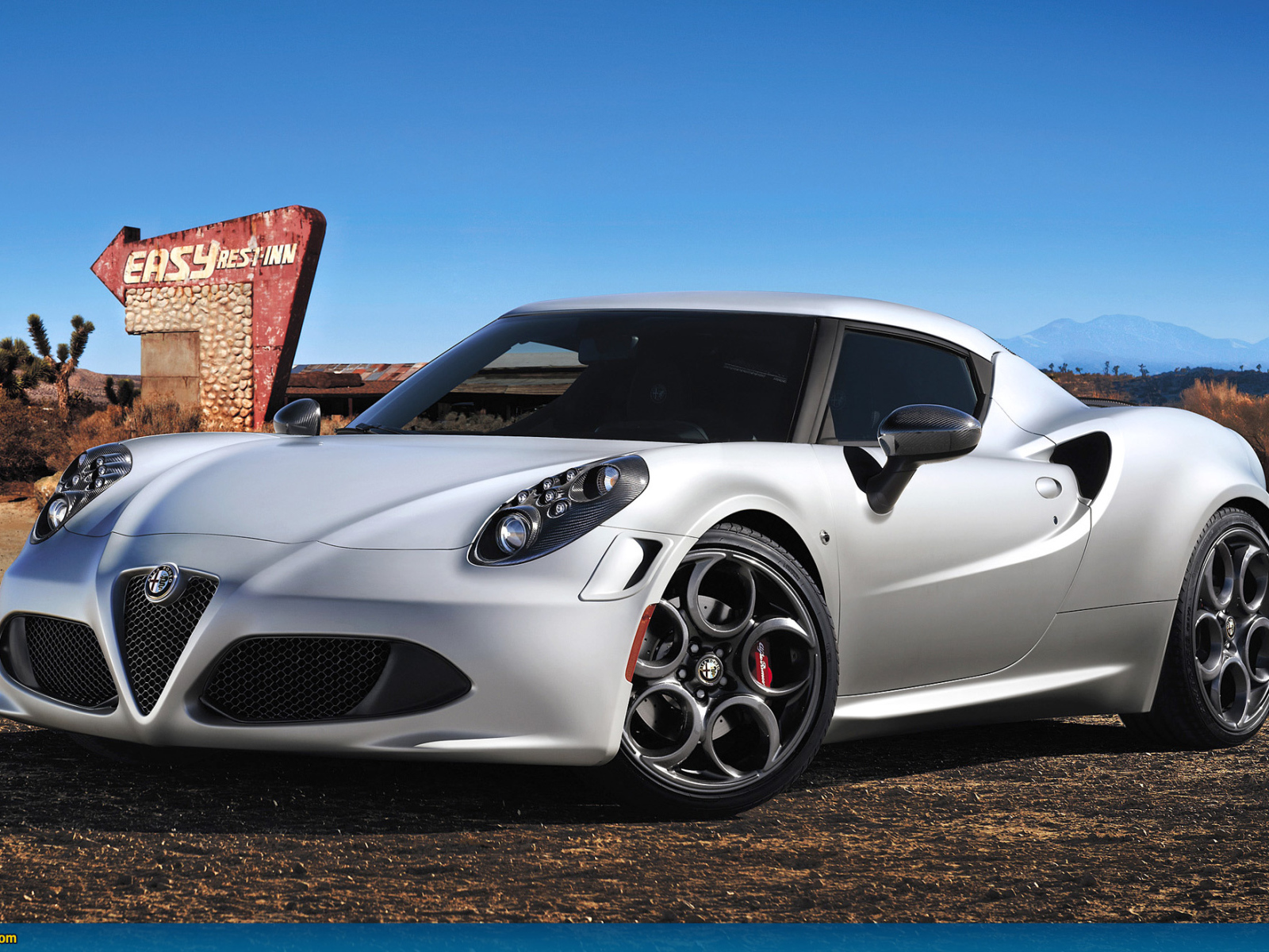 Автомобиль марки Alfa Romeo модели 4c