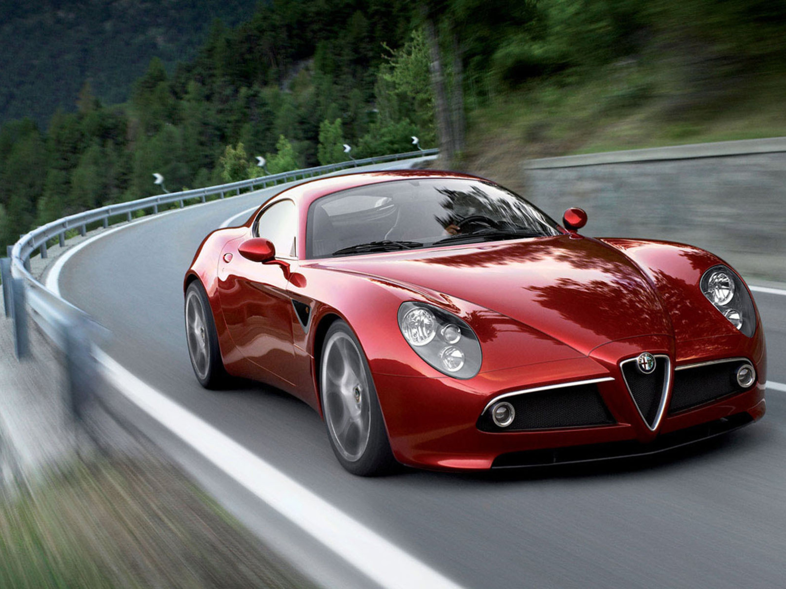 Новая машина Alfa Romeo 8c competizione