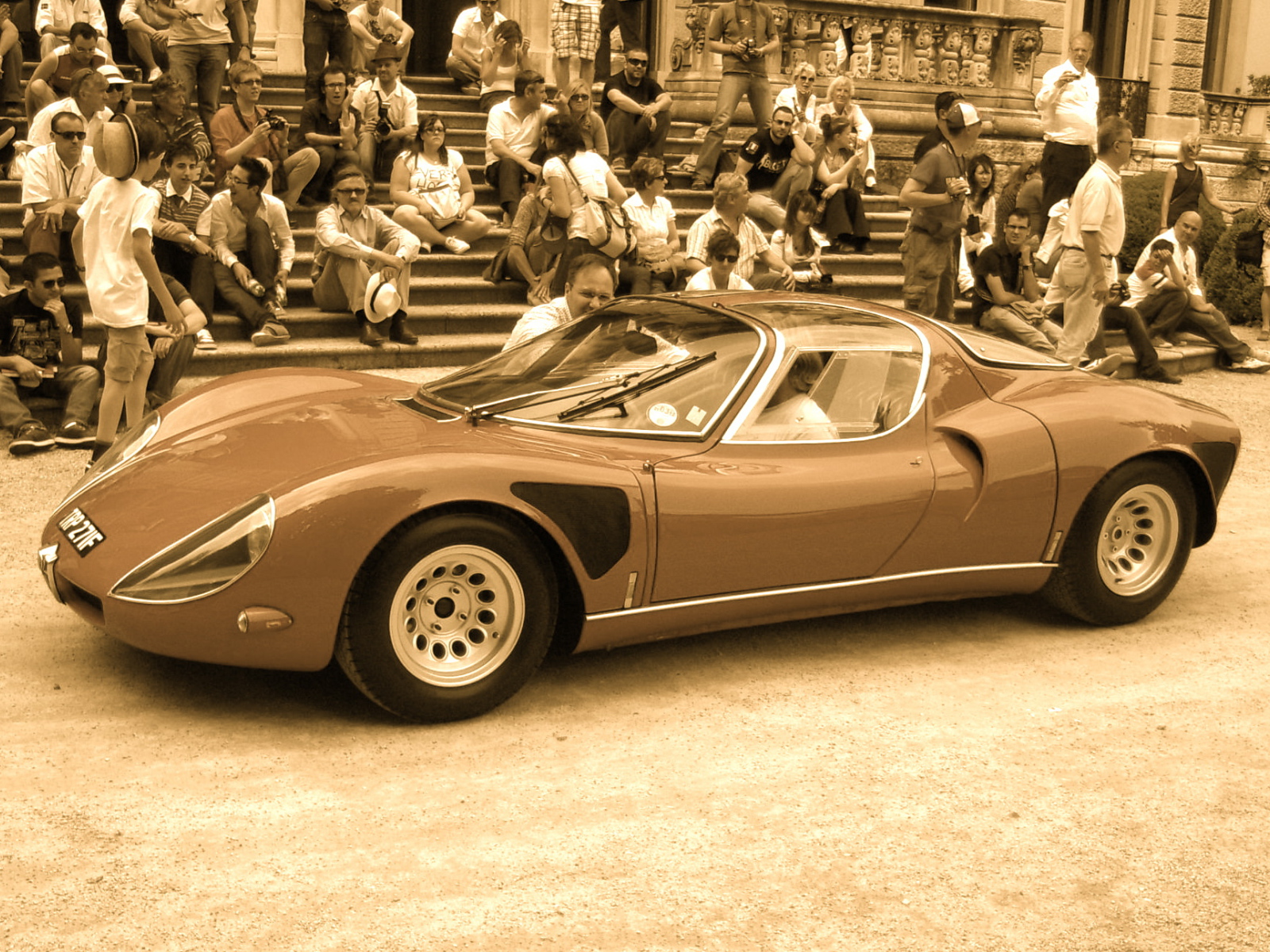 Надежный автомобиль Alfa Romeo 33