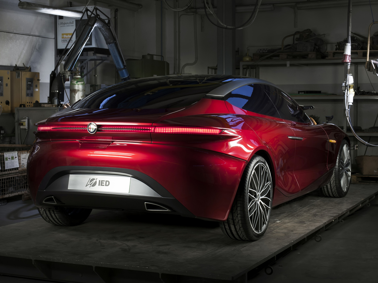 Надежная машина Alfa Romeo gloria