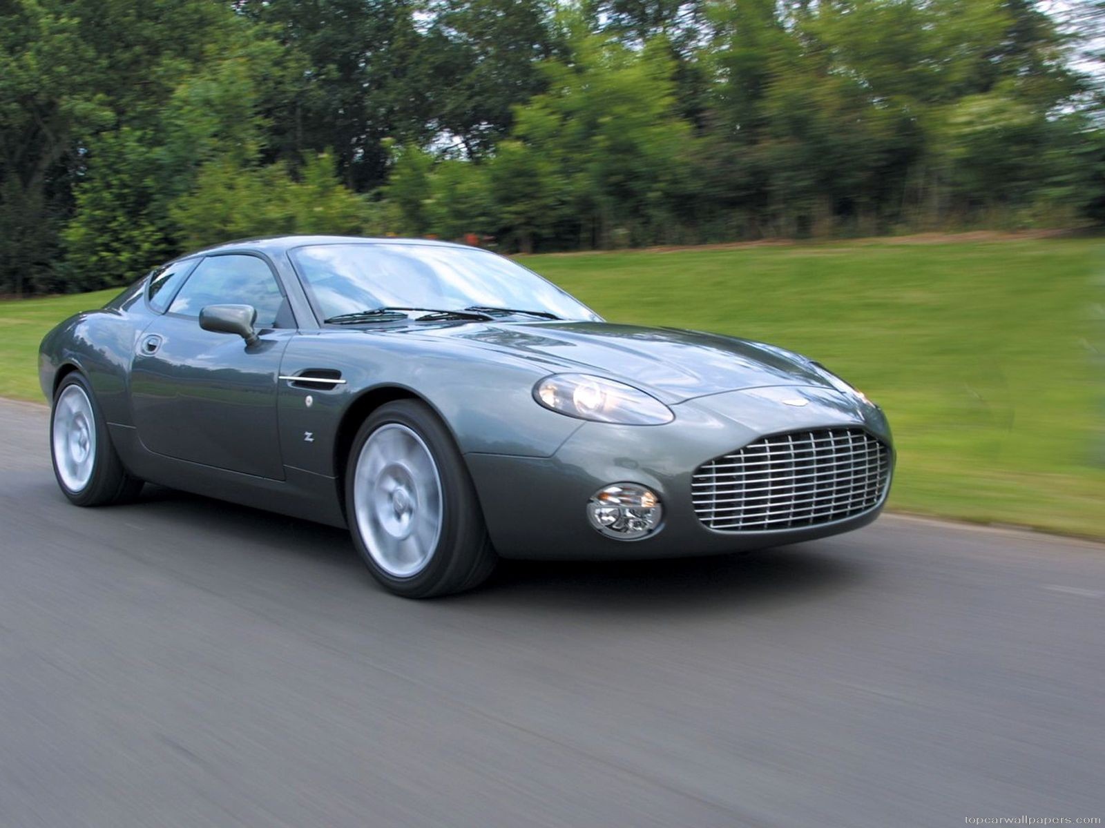 Дизайн автомобиля Aston Martin db7