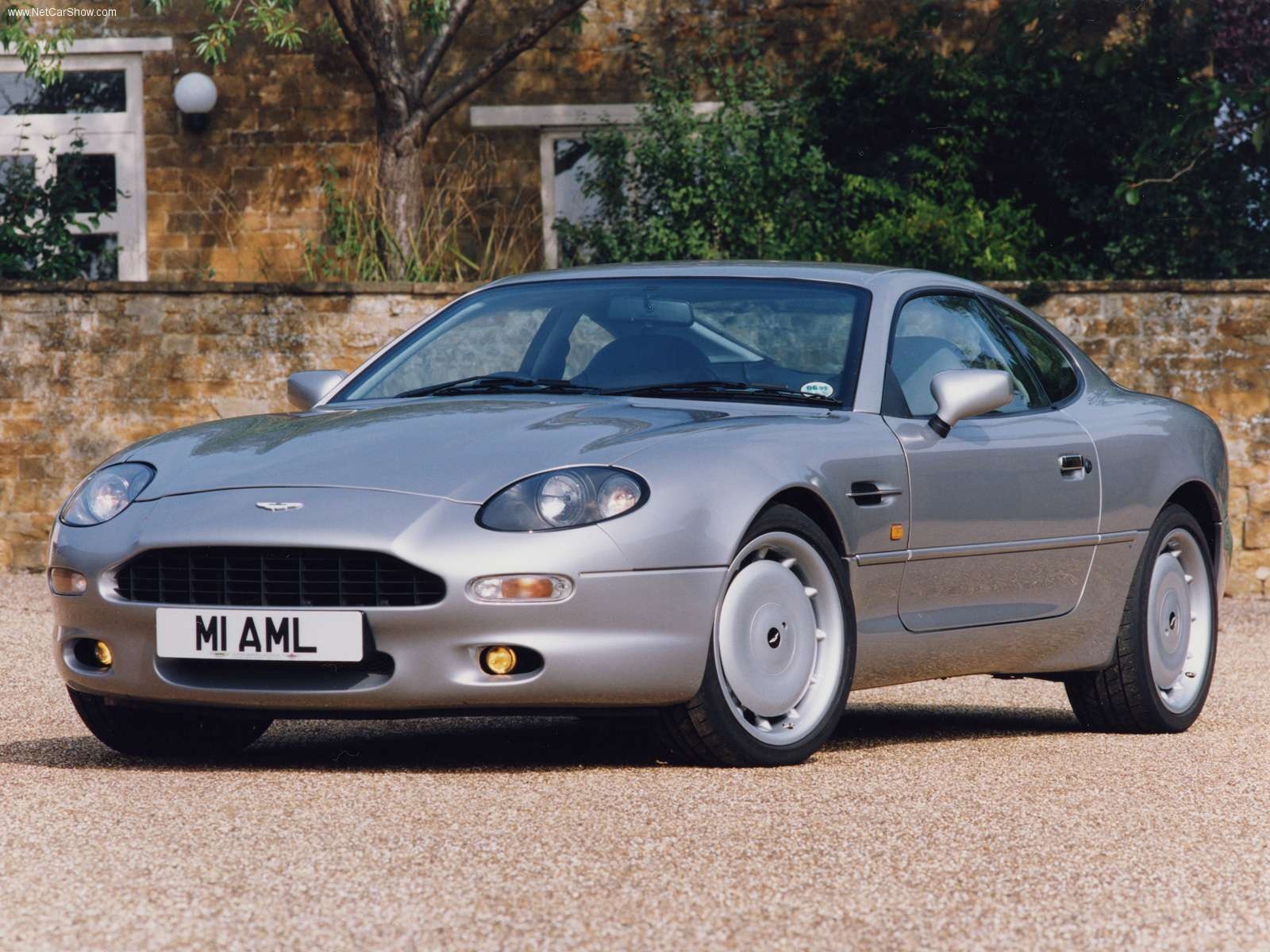 Новый автомобиль Aston Martin db7