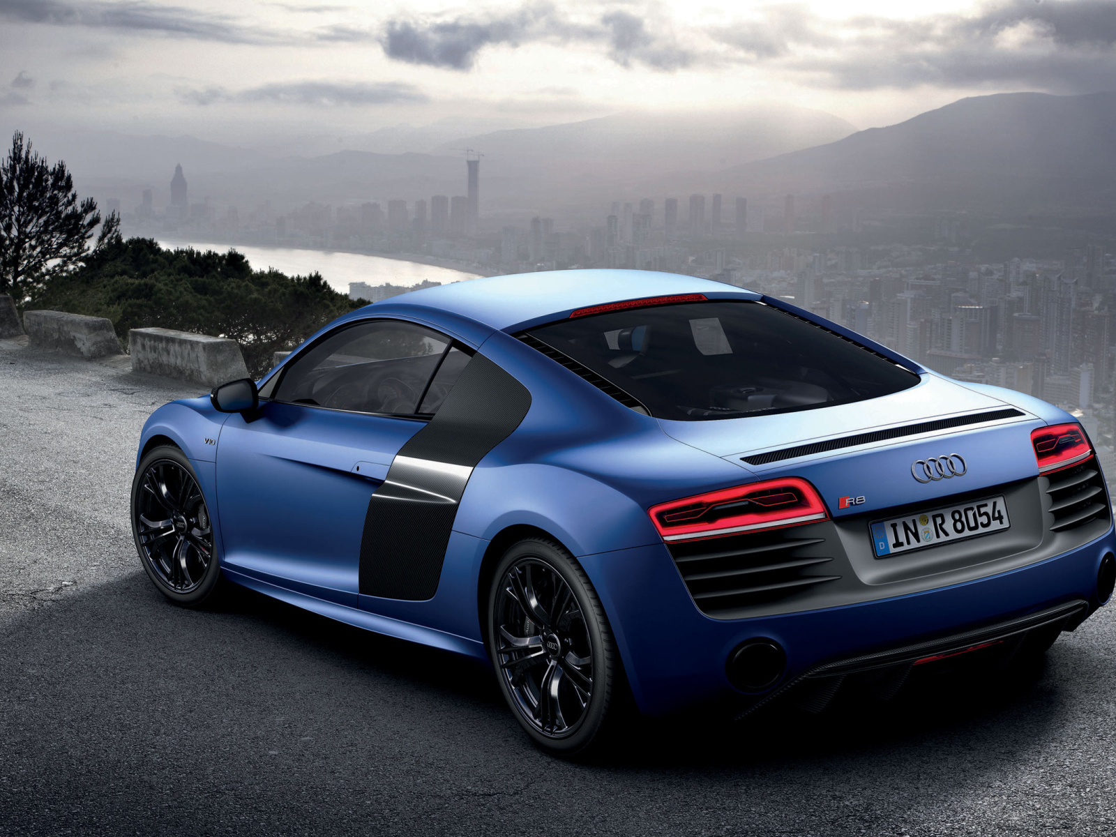 Надежный автомобиль Audi 2013