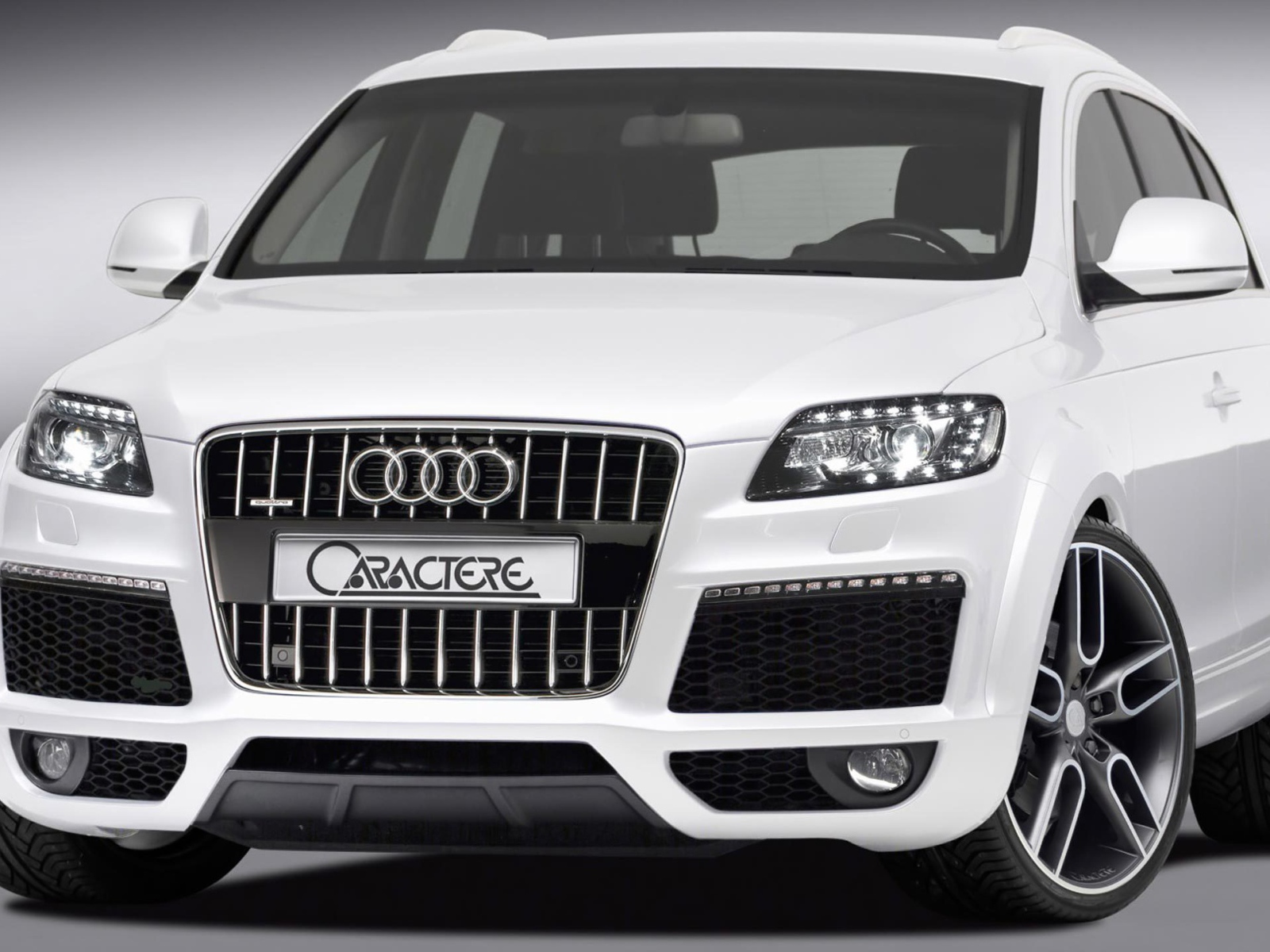 Надежная машина Audi q7