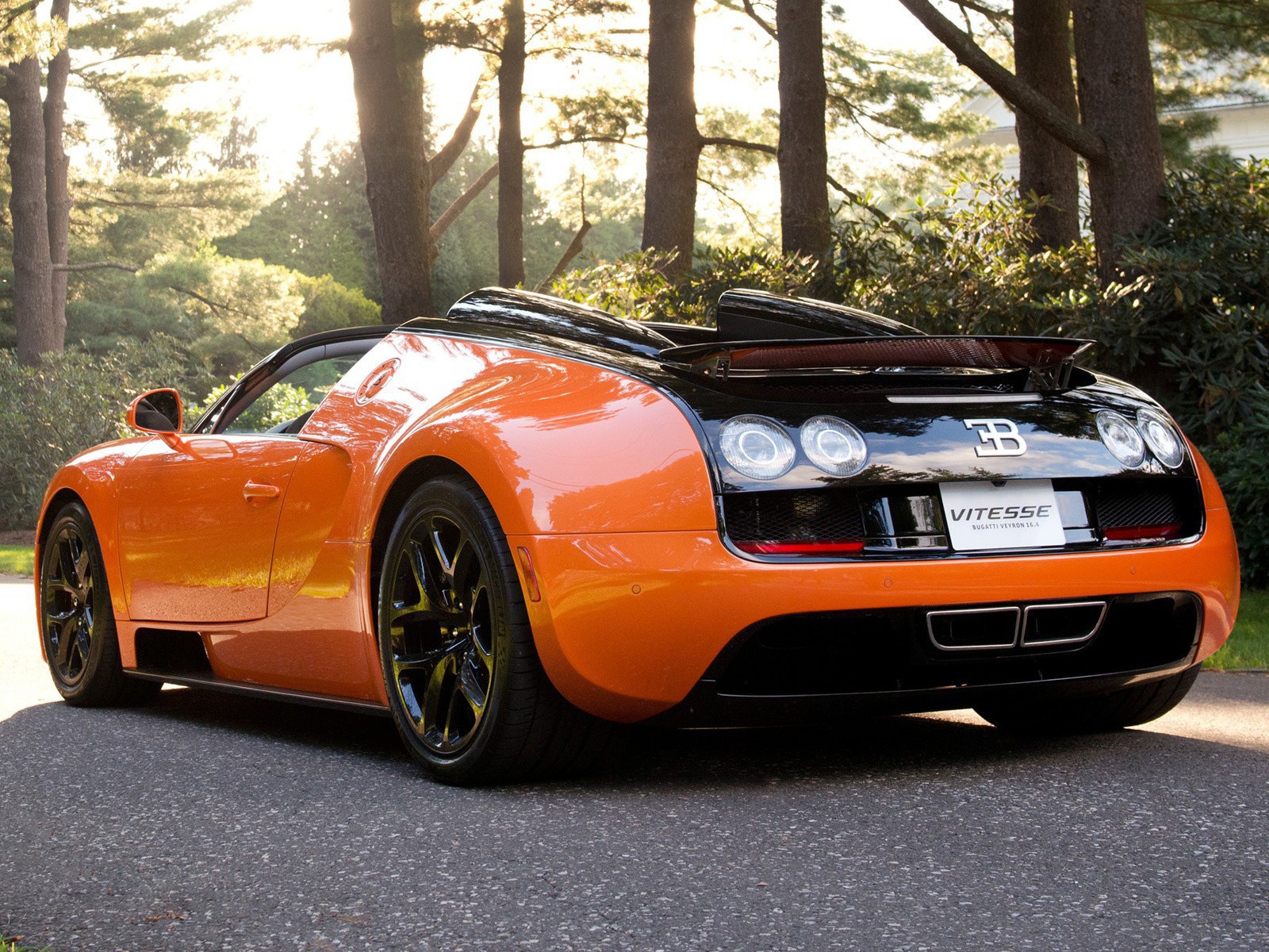 Оранжевый Бугатти Верон