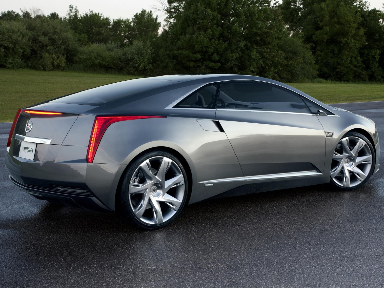 Автомобиль марки Cadillac модели ERL 2014 года