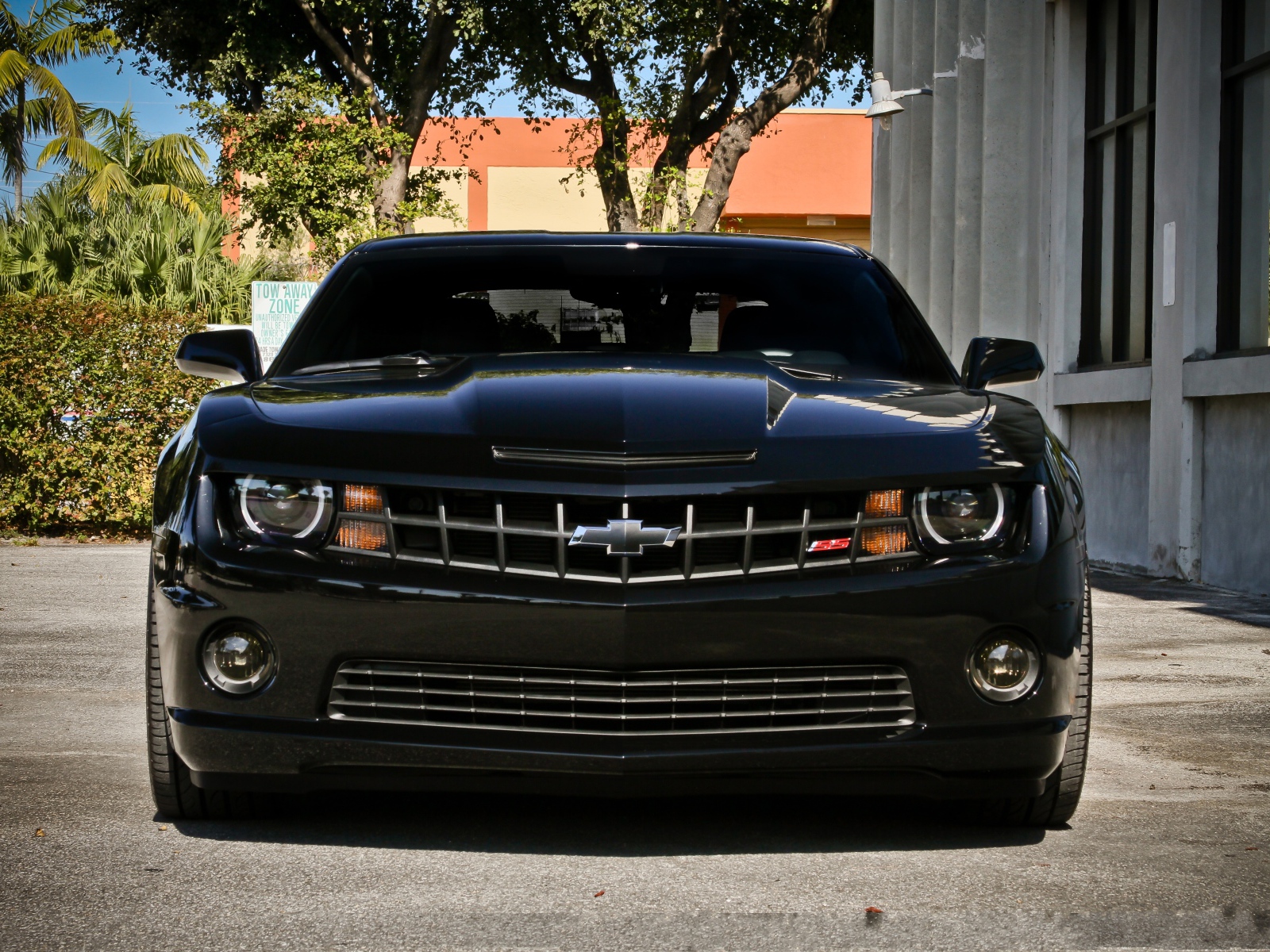 Шевроле на улице