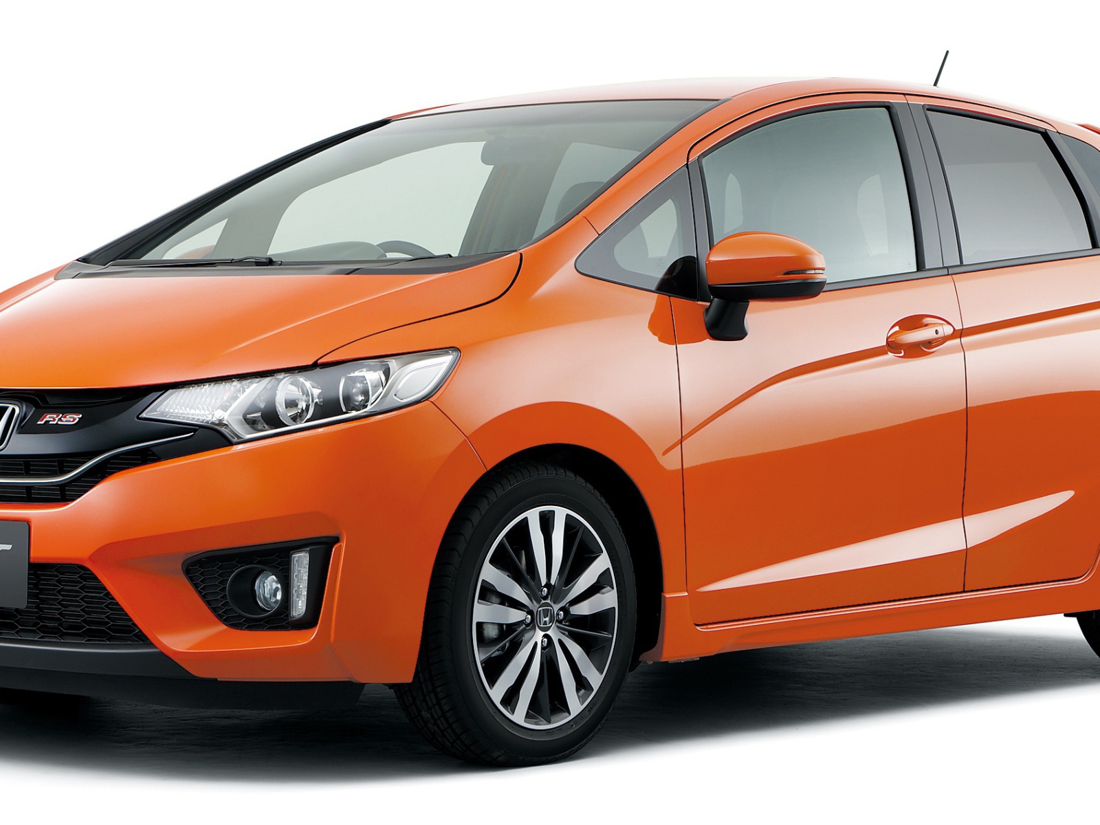 Красивый автомобиль Honda Fit 2014