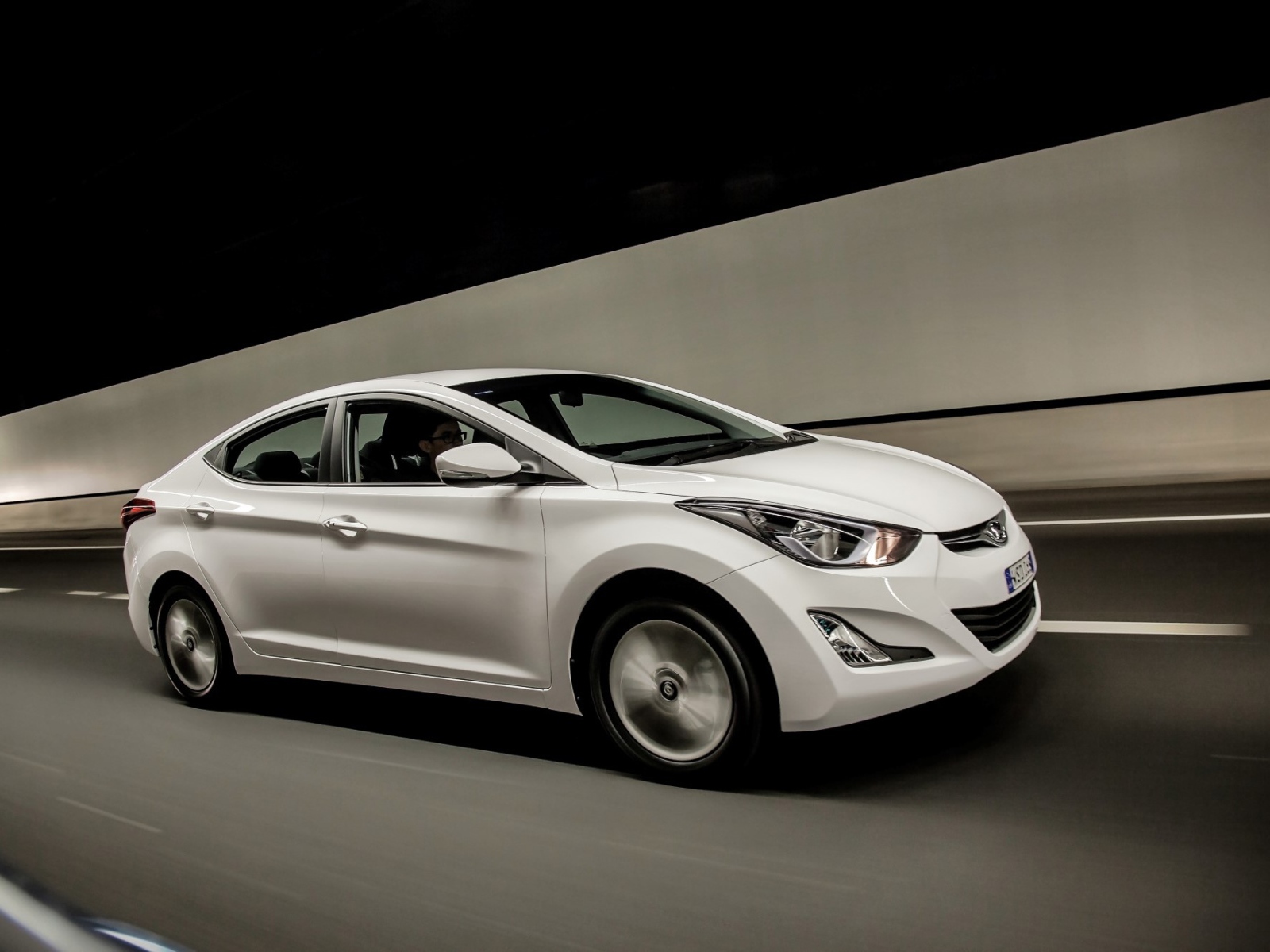 Тест драйв автомобиля Hyundai Elantra 2014
